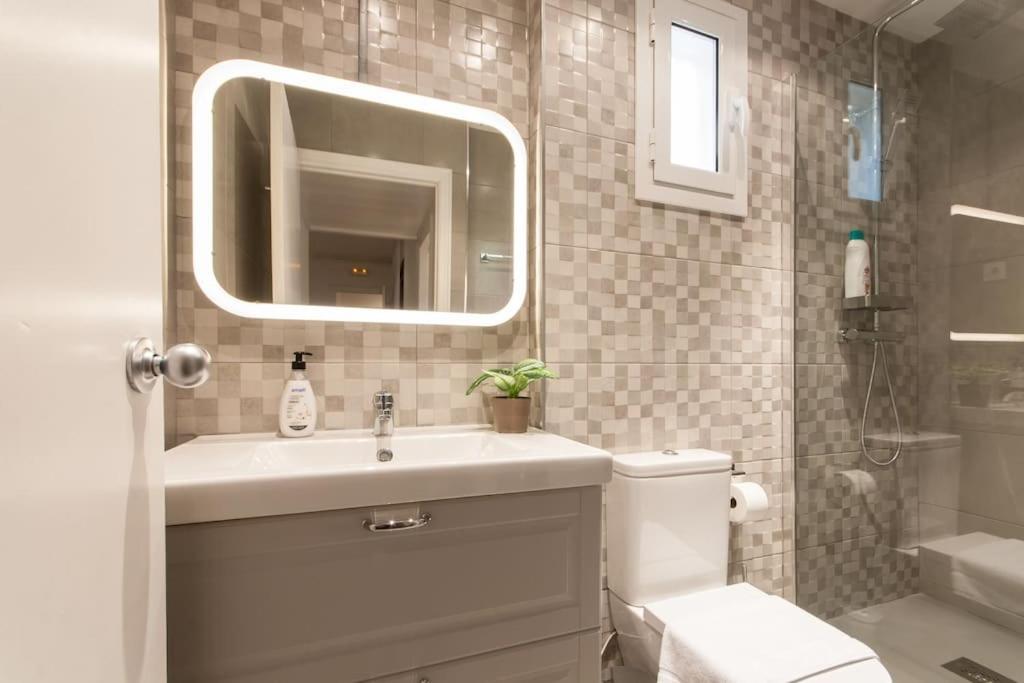 Charm And Privacy In Gothic Quarter - By Myrentalhost