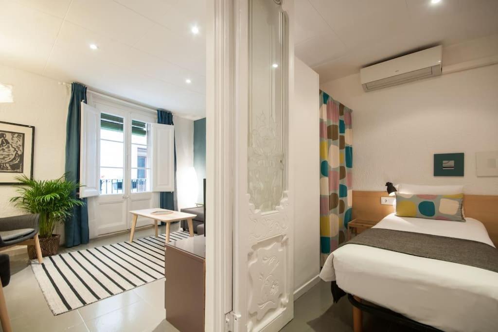 Charm And Privacy In Gothic Quarter - By Myrentalhost *
