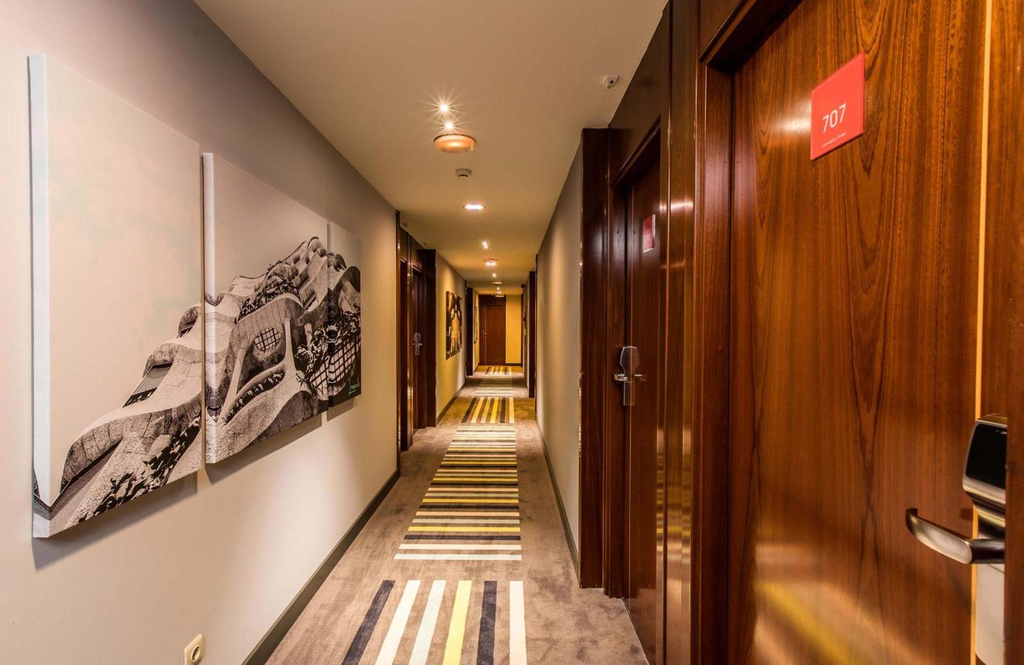 Leonardo Gran Via 3* Barcelona