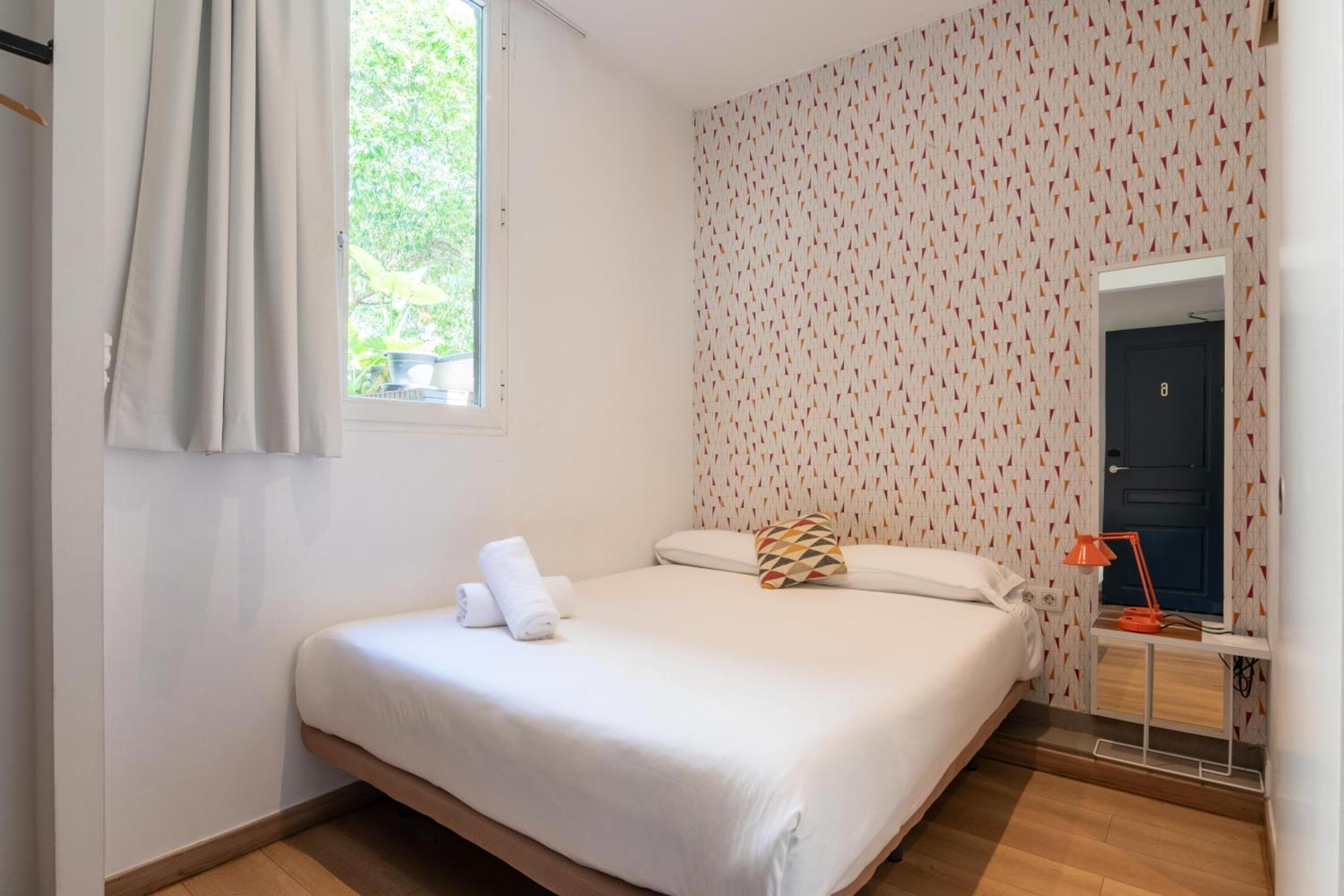 The Central House Barcelona Gracia Hostel *