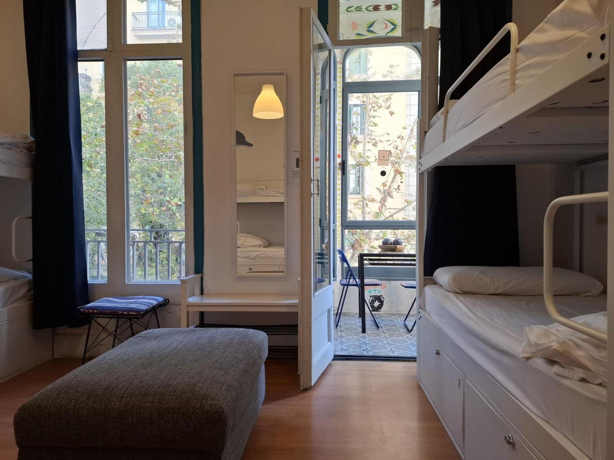Hostal Mediterranean
