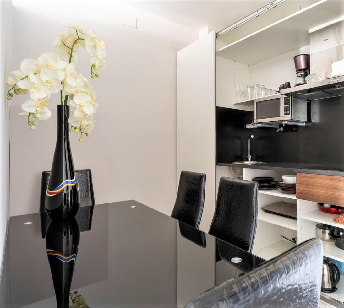 One Bedroom Center