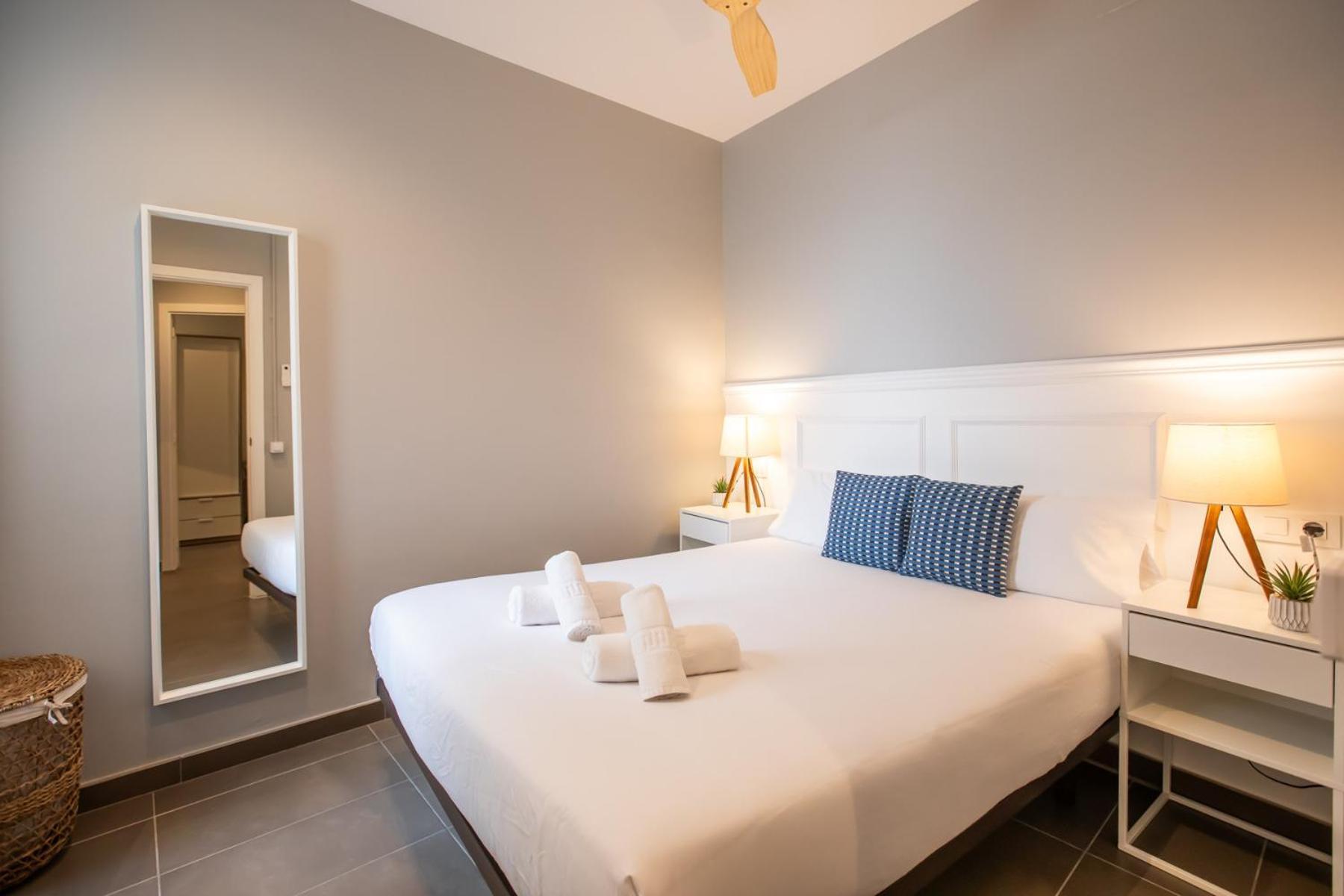 33mal1082- Big 2br Near Sagrada Familia *