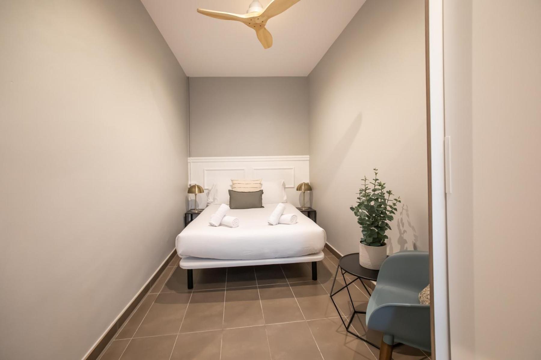 33mal1082- Big 2br Near Sagrada Familia *