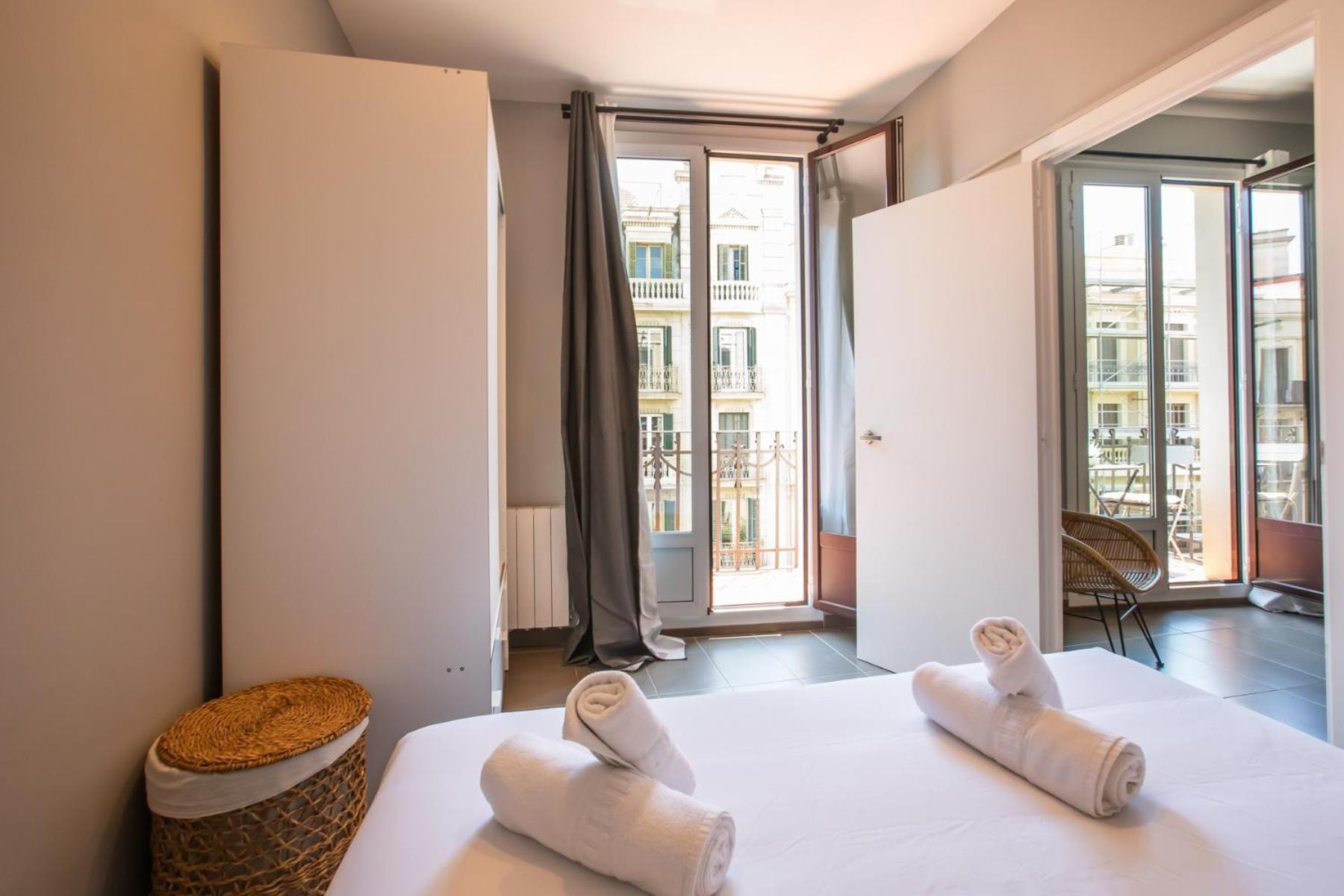 33mal1082- Big 2br Near Sagrada Familia