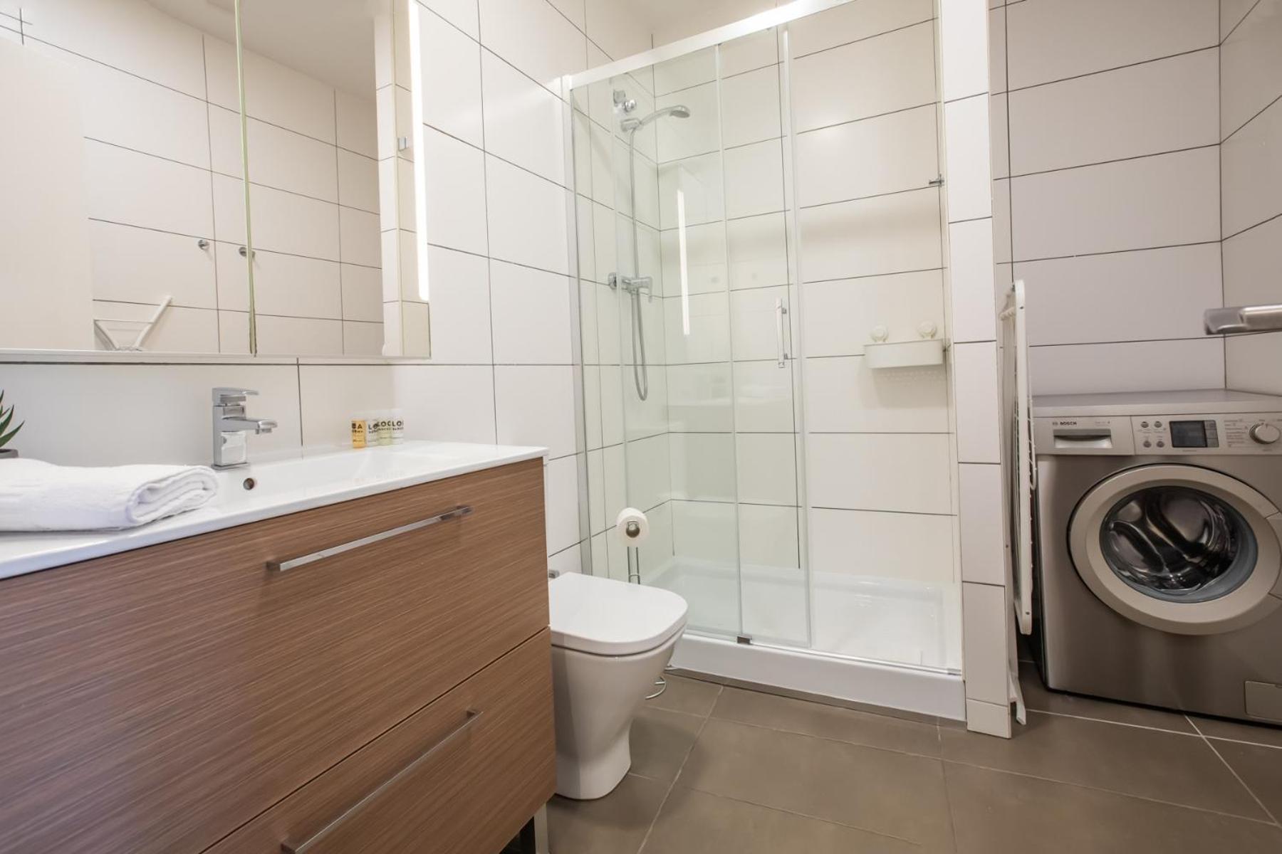 33mal1082- Big 2br Near Sagrada Familia