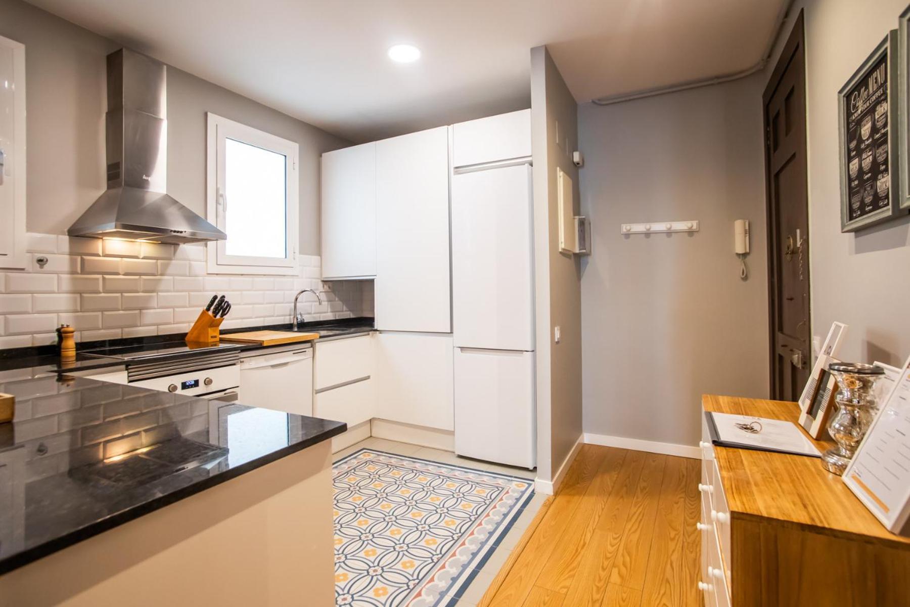24mal1073-marvellous 2br Flat Near Sagrada Familia
