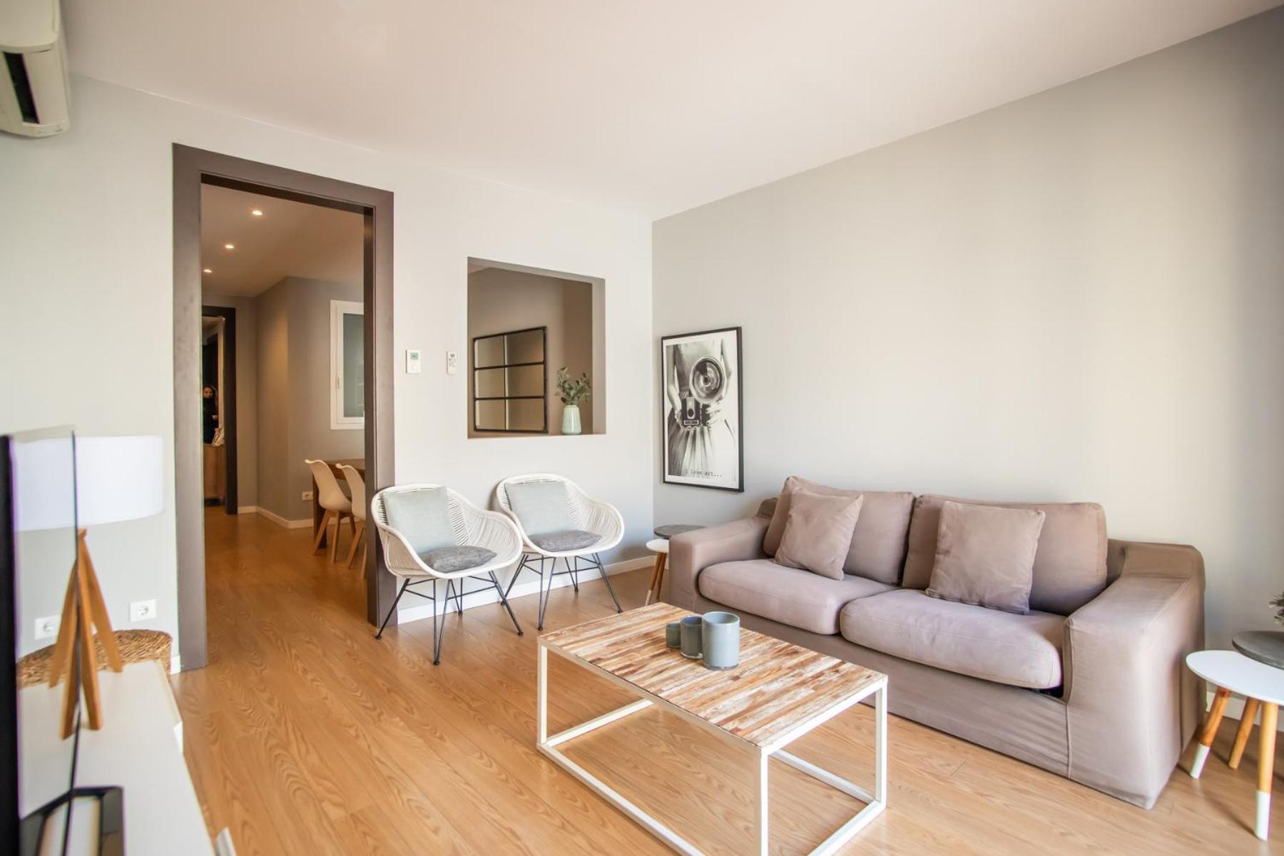 24mal1073-marvellous 2br Flat Near Sagrada Familia