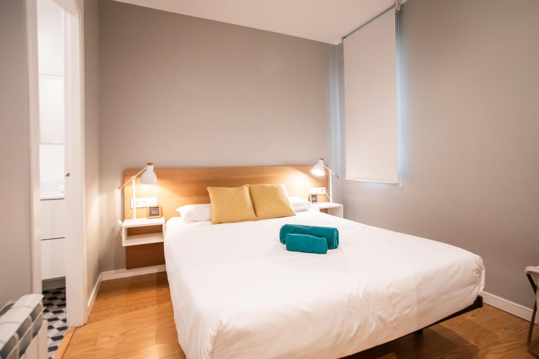 24mal1073-marvellous 2br Flat Near Sagrada Familia *