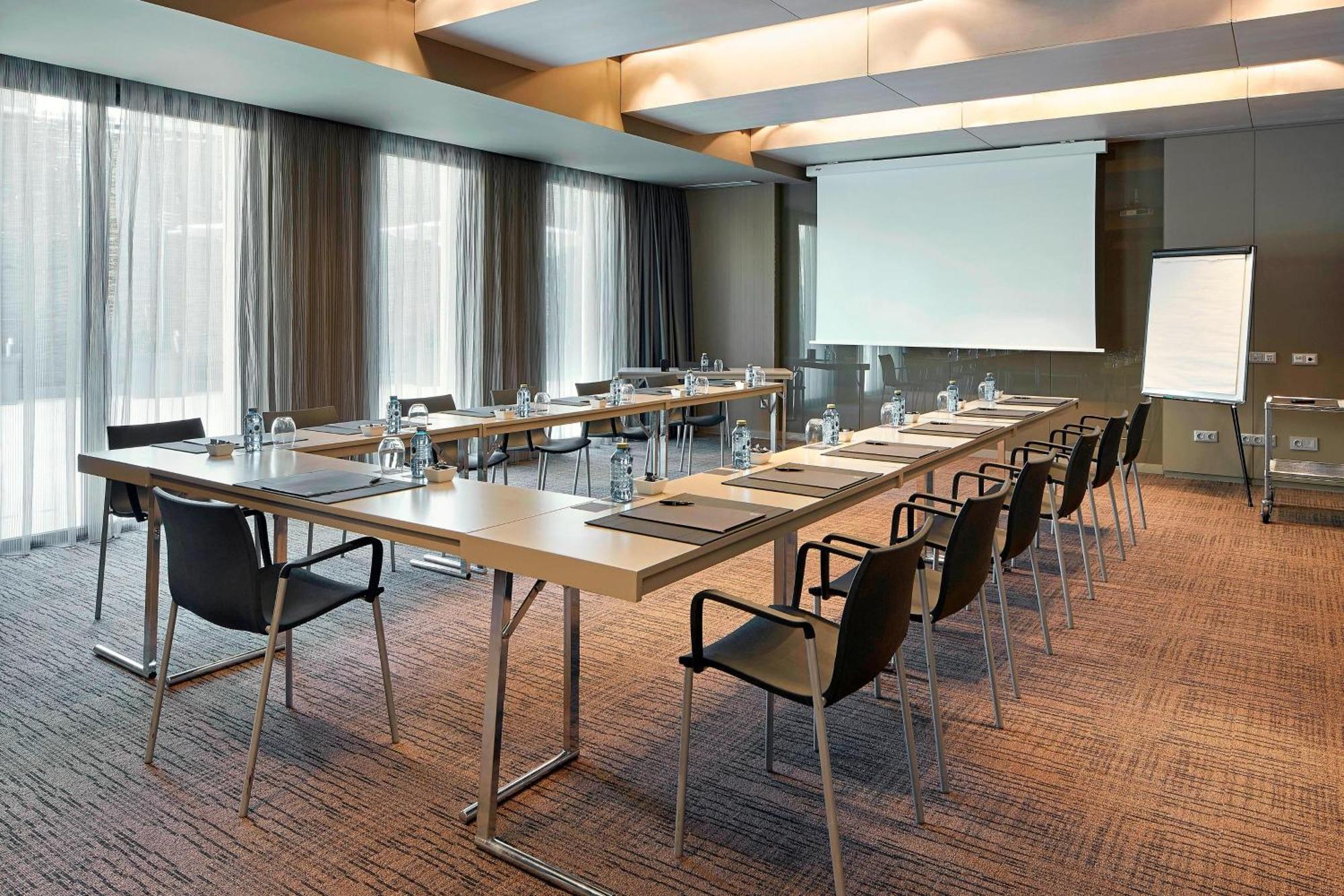 Hotel Ac Sants By Marriott Barcelona