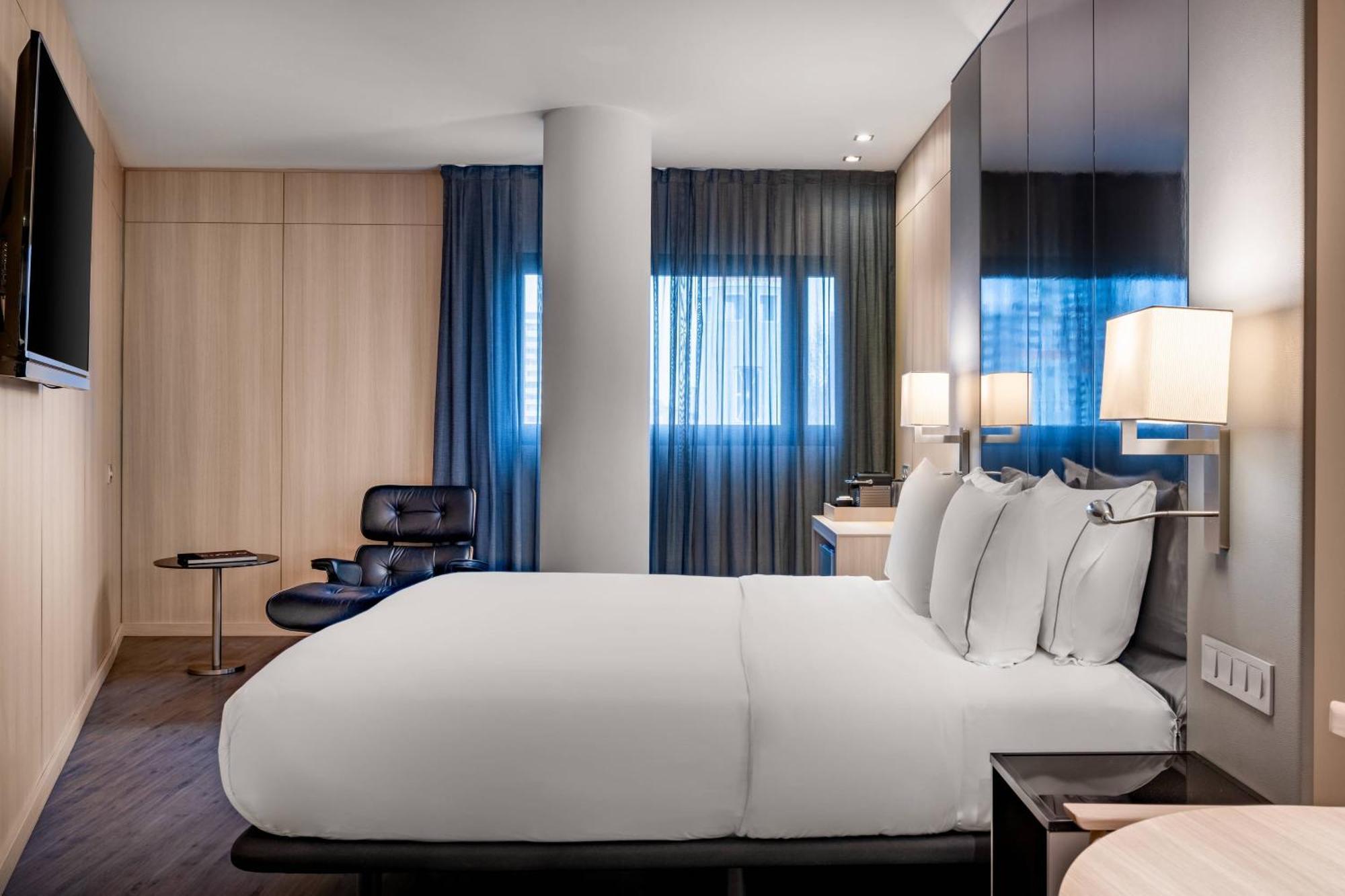 Hotel Ac Sants By Marriott 4*