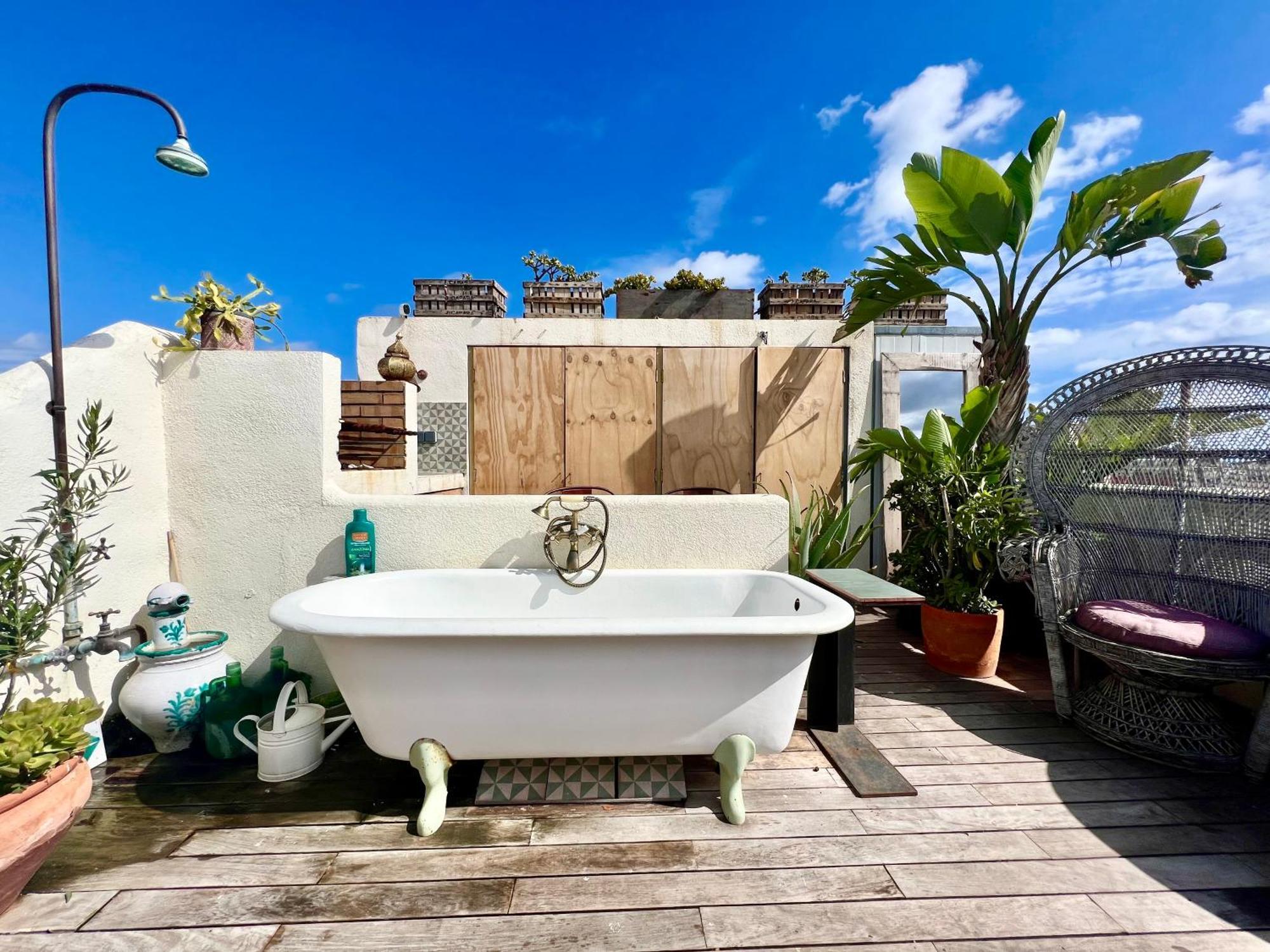 Outdoor Bathtub! 360 Rooftop With Chill Out And Amazing Views! Barcelona