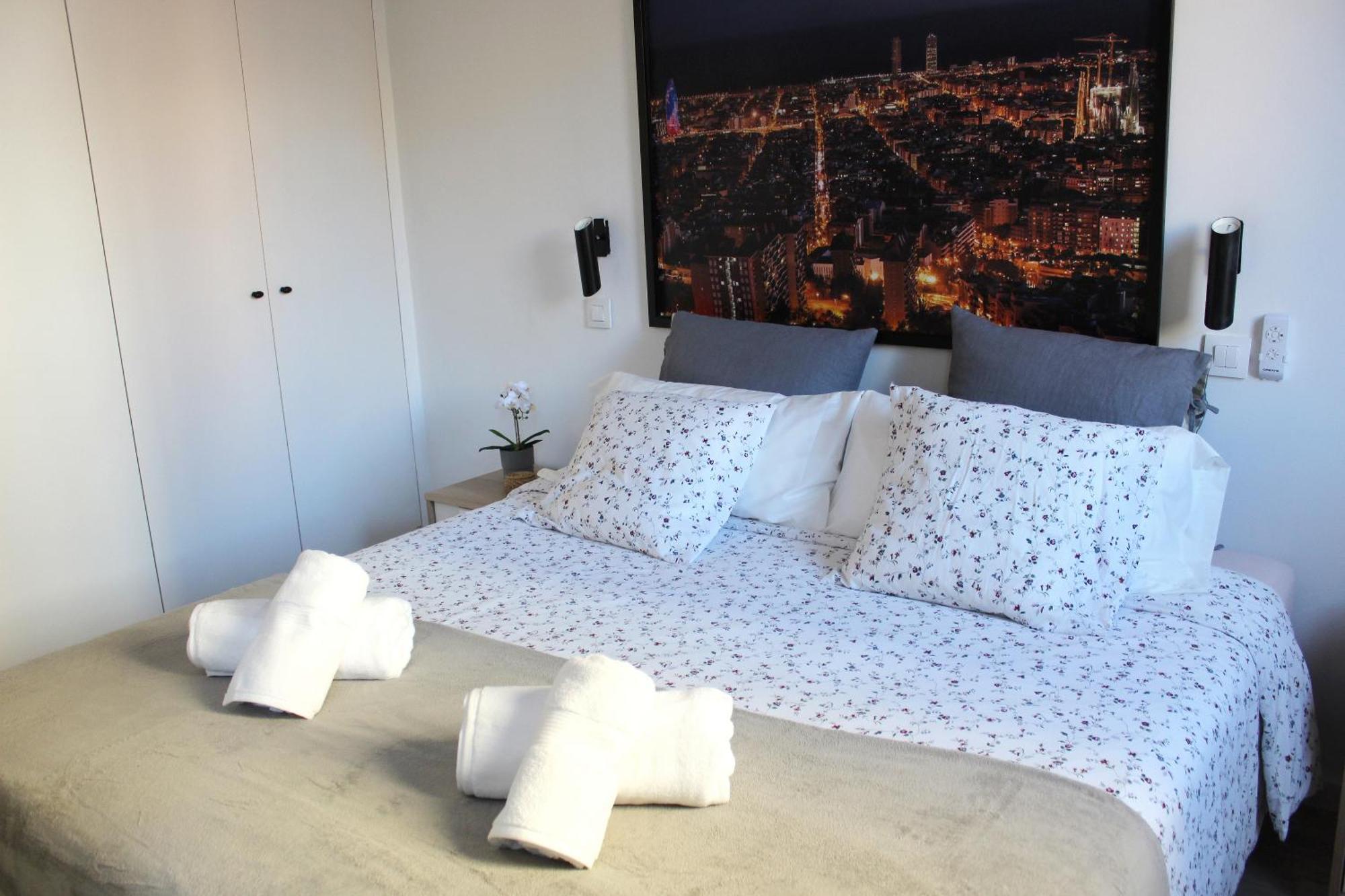 Piso Nuevo Al Lado De La Sagrada Familia. * Barcelona