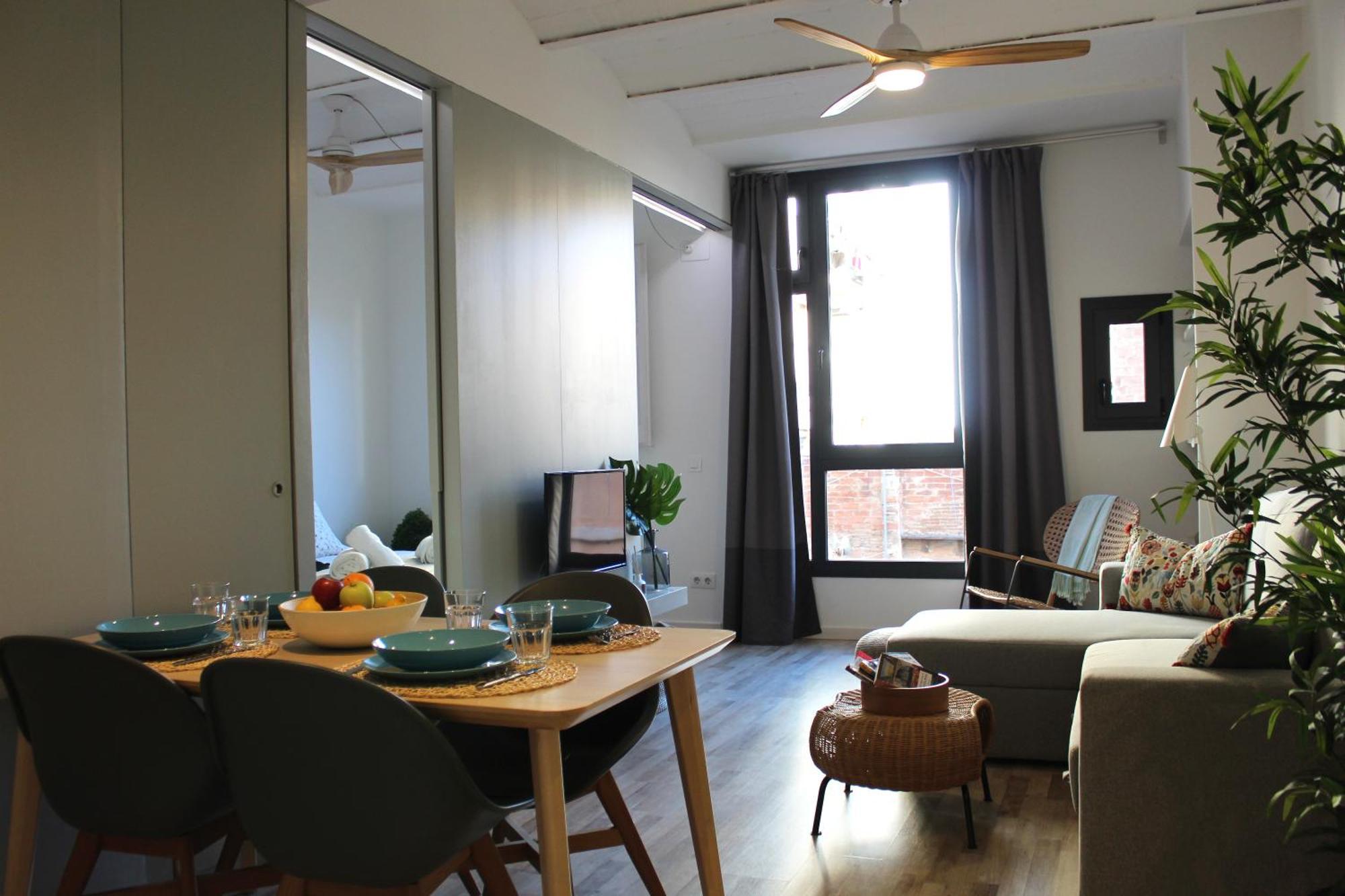 Apartamento Piso Nuevo Al Lado De La Sagrada Familia.