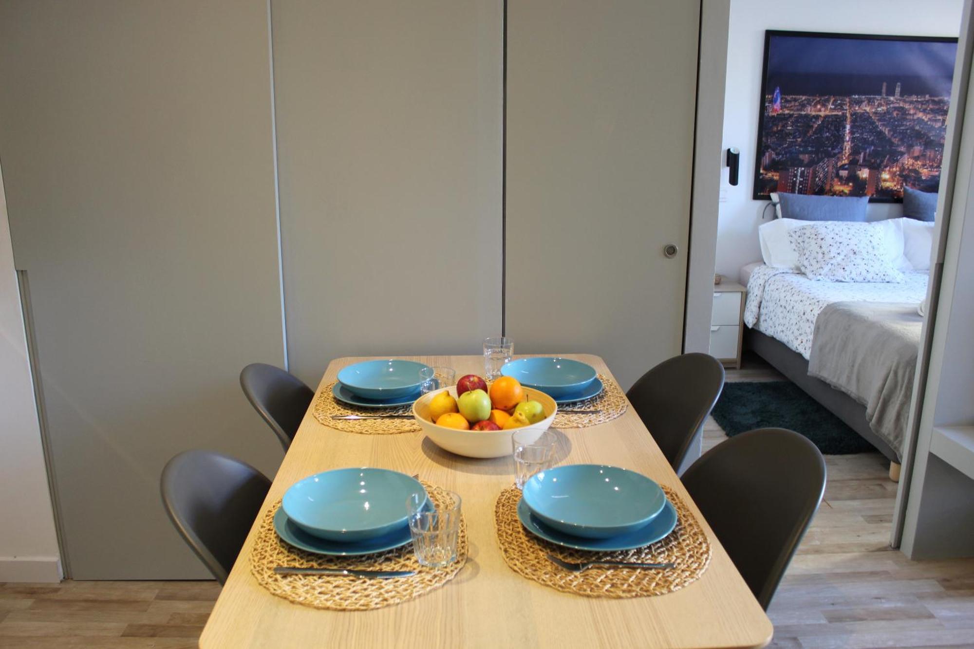 Piso Nuevo Al Lado De La Sagrada Familia. Apartamento *