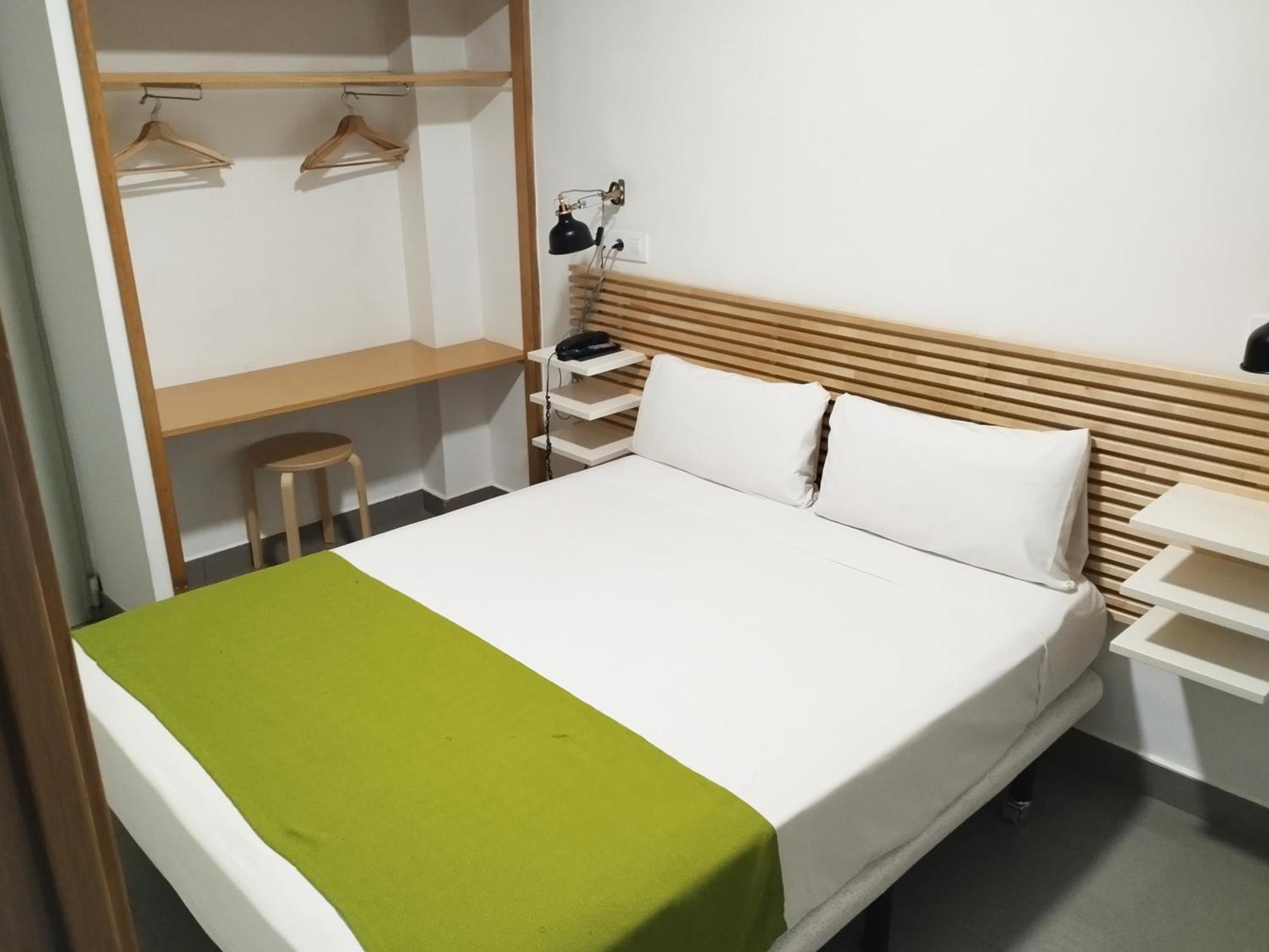 Hostal La Terrassa Guest house *