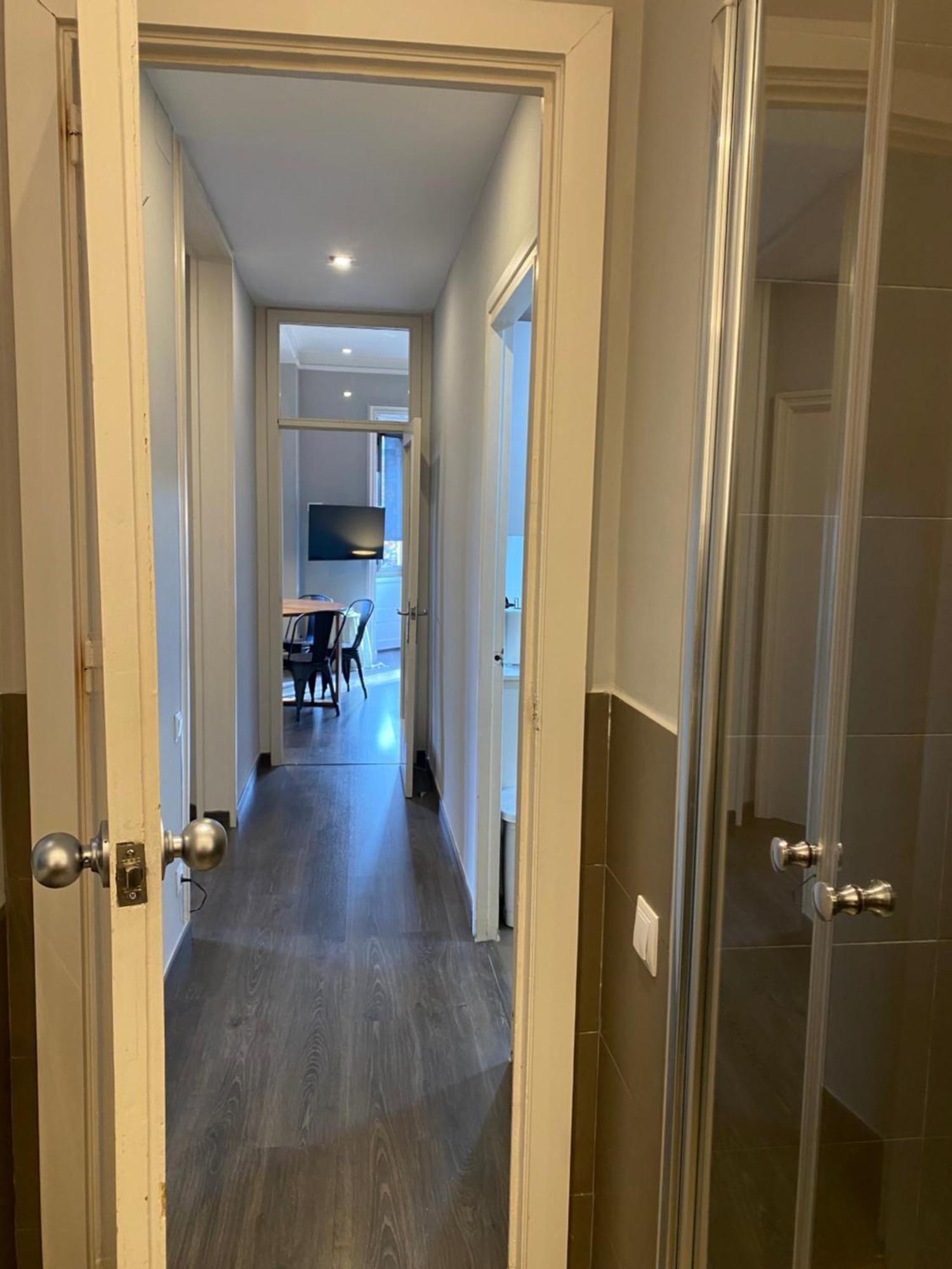 555 Bcn Apartment