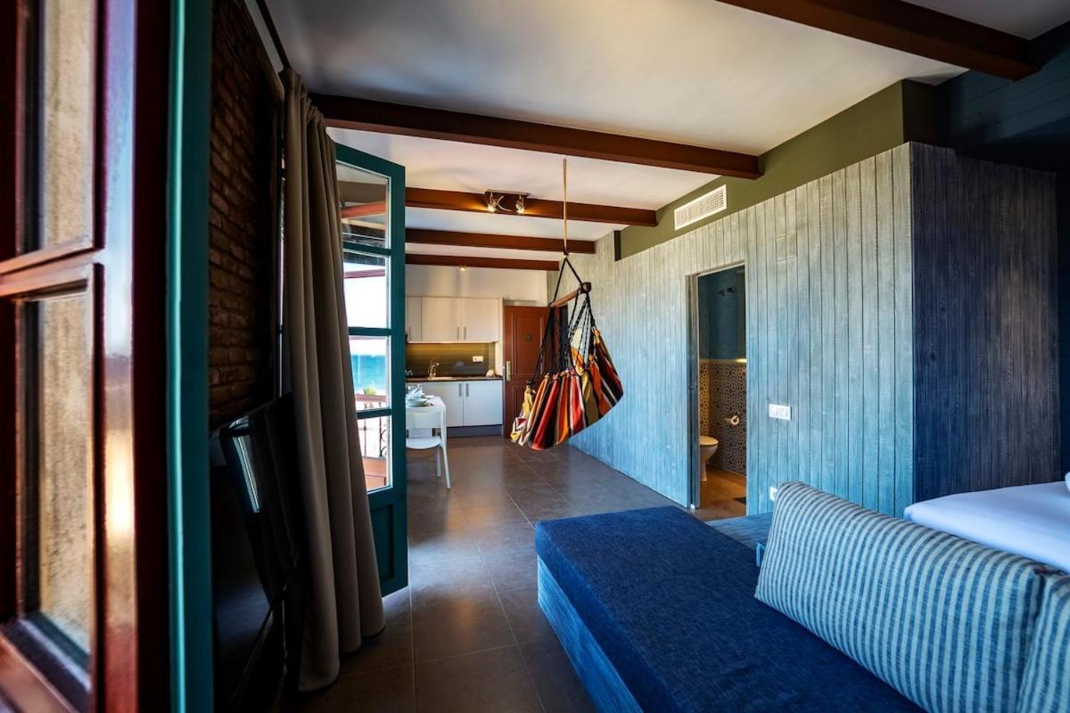 Touching The Apartamento