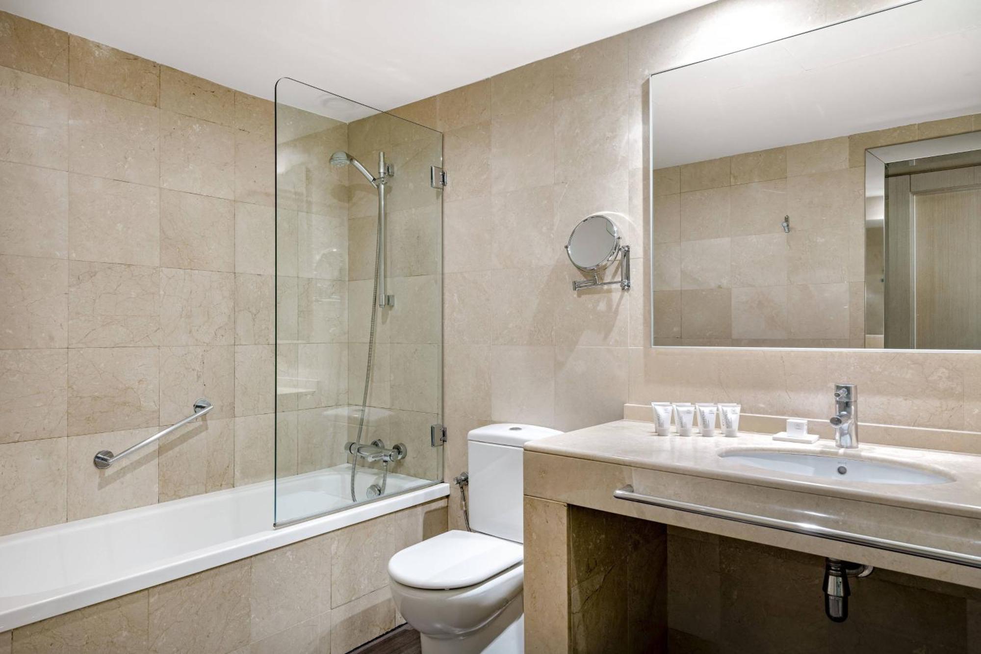Hotel Ac Victoria By Marriott 4*