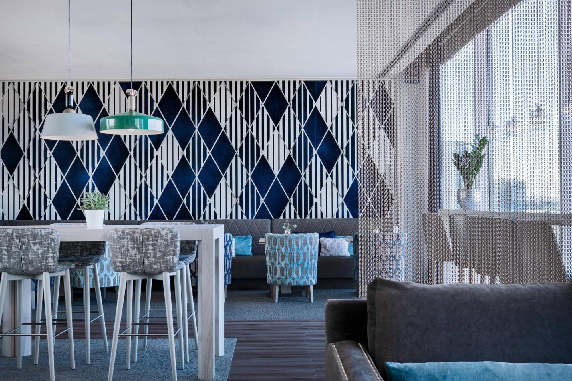 Hotel Ac Fórum By Marriott 4*
