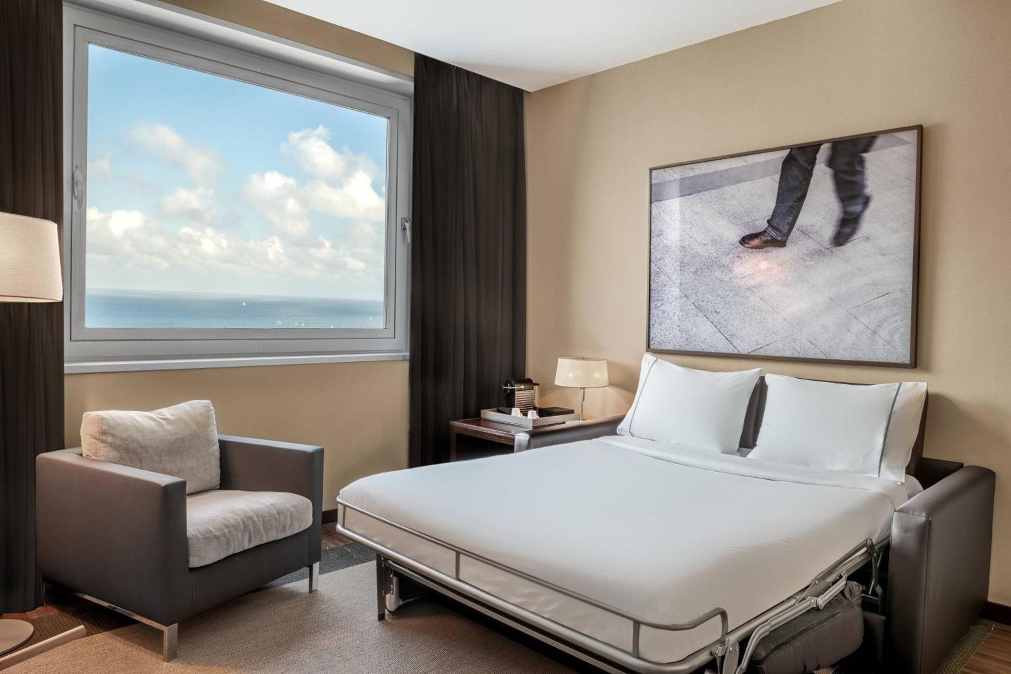 Hotel Ac Fórum By Marriott 4*