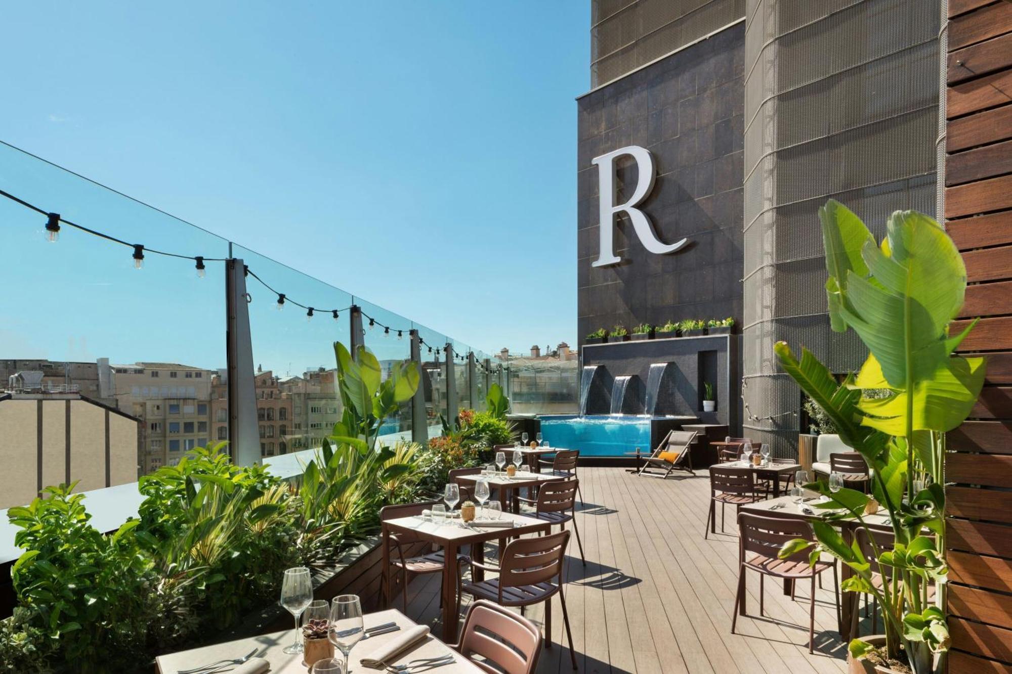 Renaissance Hotel 5*