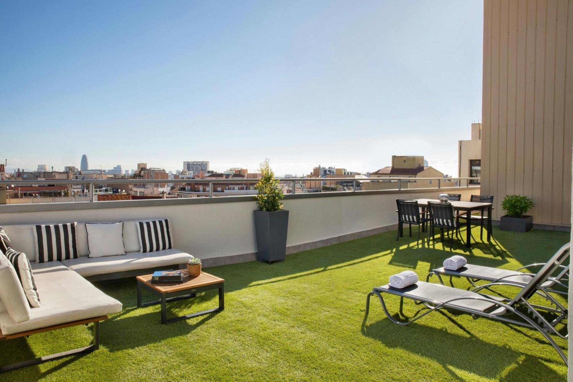 Renaissance Hotel 5*