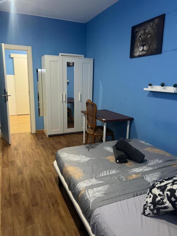 In Spacious In Center Apartment