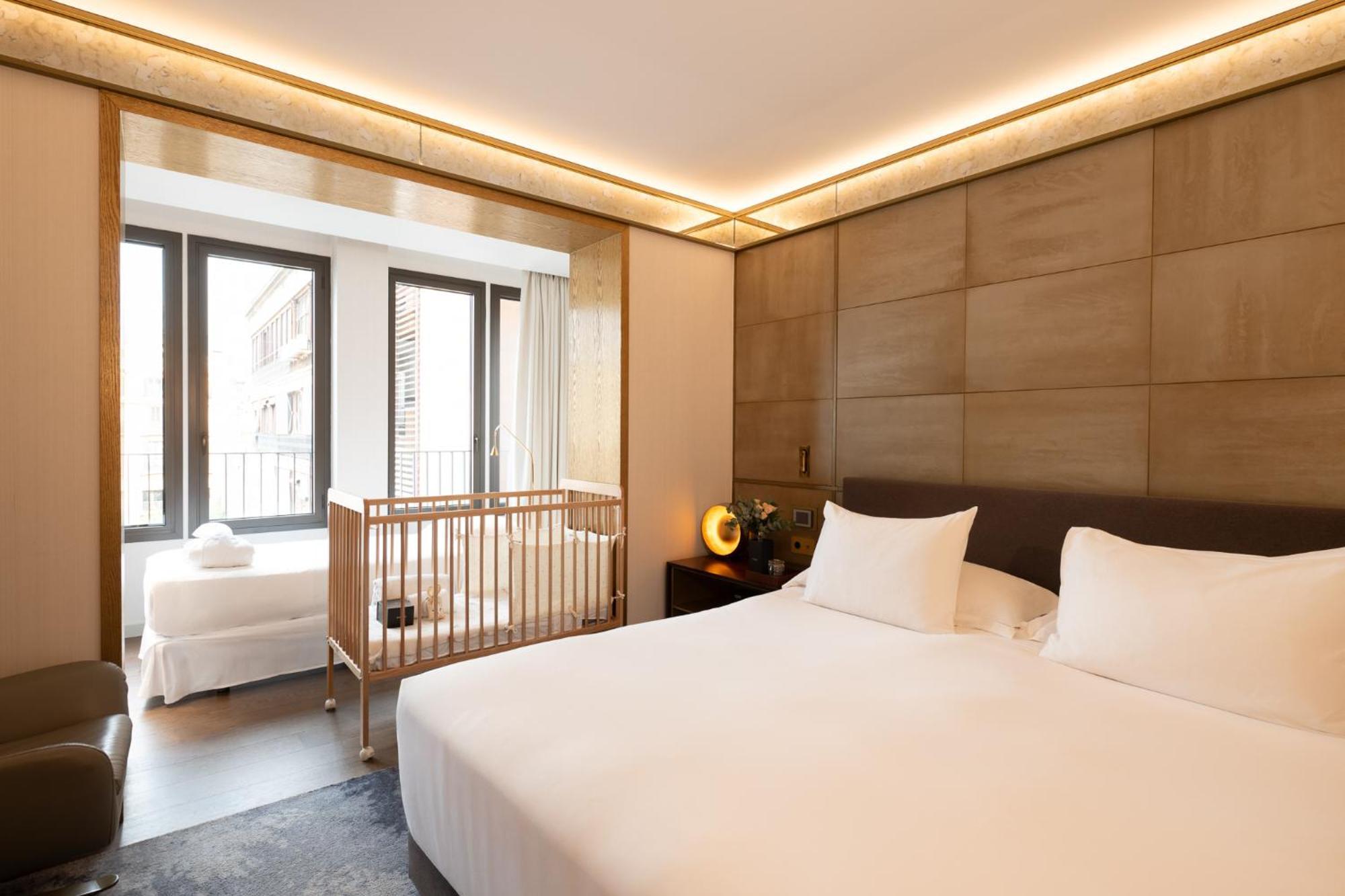 Hotel Almanac