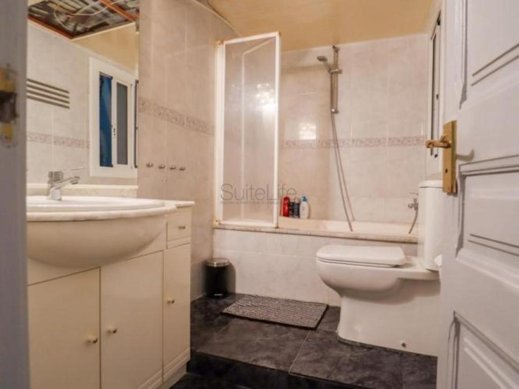 Apartamento Spacious Aptmt Close To Pl Universidad And Pl Catalunya, 2,5 Bedrooms, Balcony, Heating, Elevator Min 31 Nights *