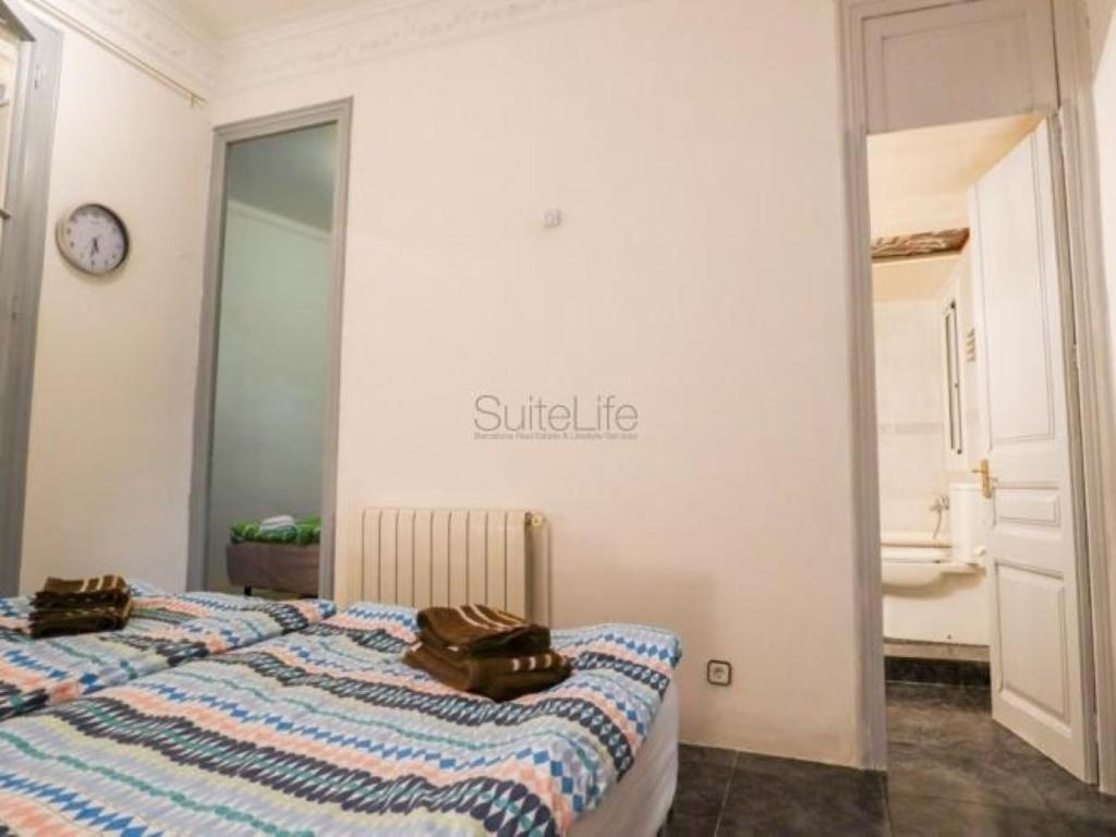 Apartamento Spacious Aptmt Close To Pl Universidad And Pl Catalunya, 2,5 Bedrooms, Balcony, Heating, Elevator Min 31 Nights