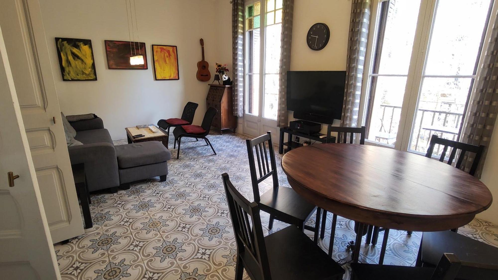 Spacious Aptmt Close To Pl Universidad And Pl Catalunya, 2,5 Bedrooms, Balcony, Heating, Elevator Min 31 Nights *