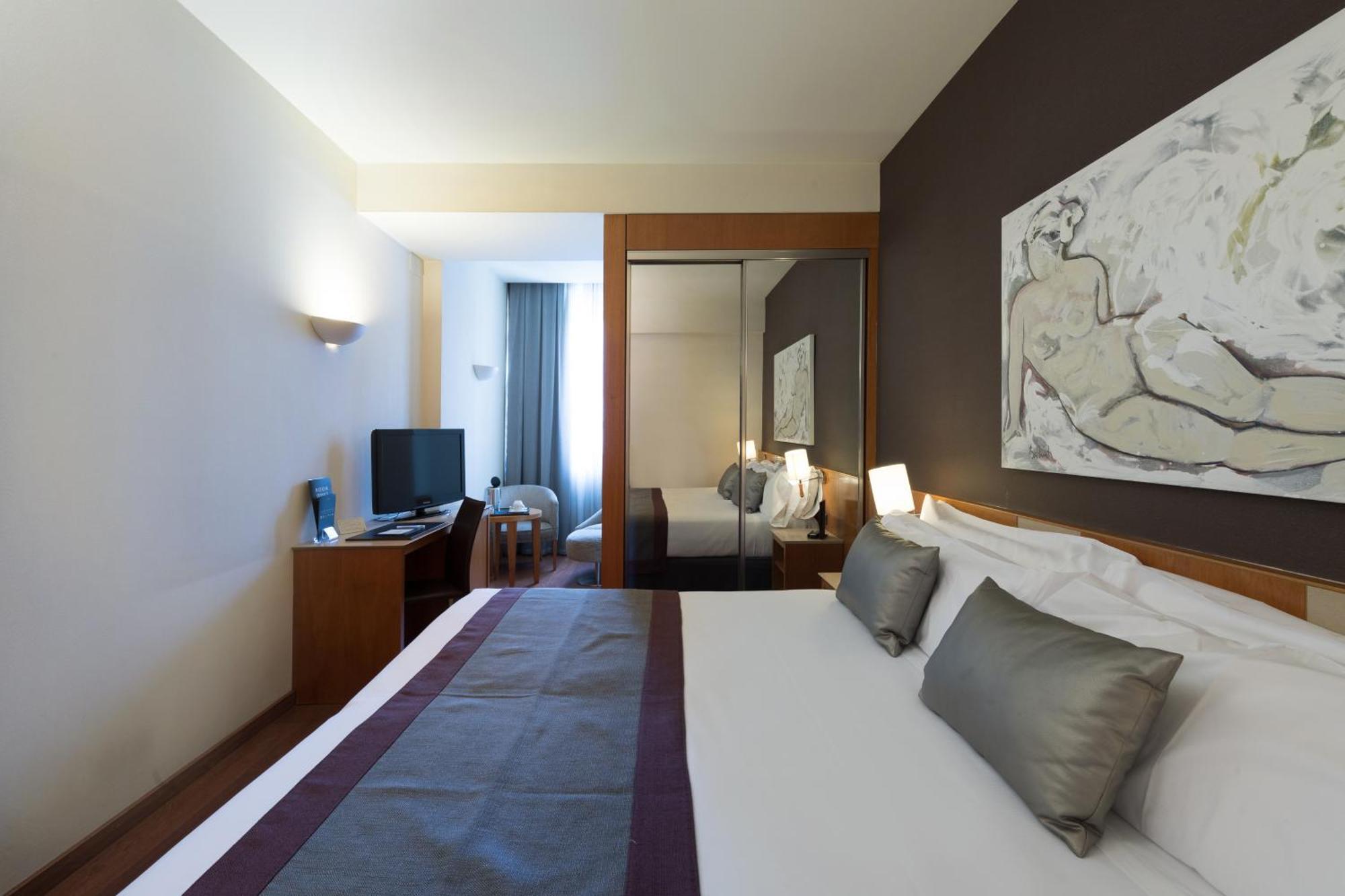 Hotel Catalonia Plaza Cataluña 4*