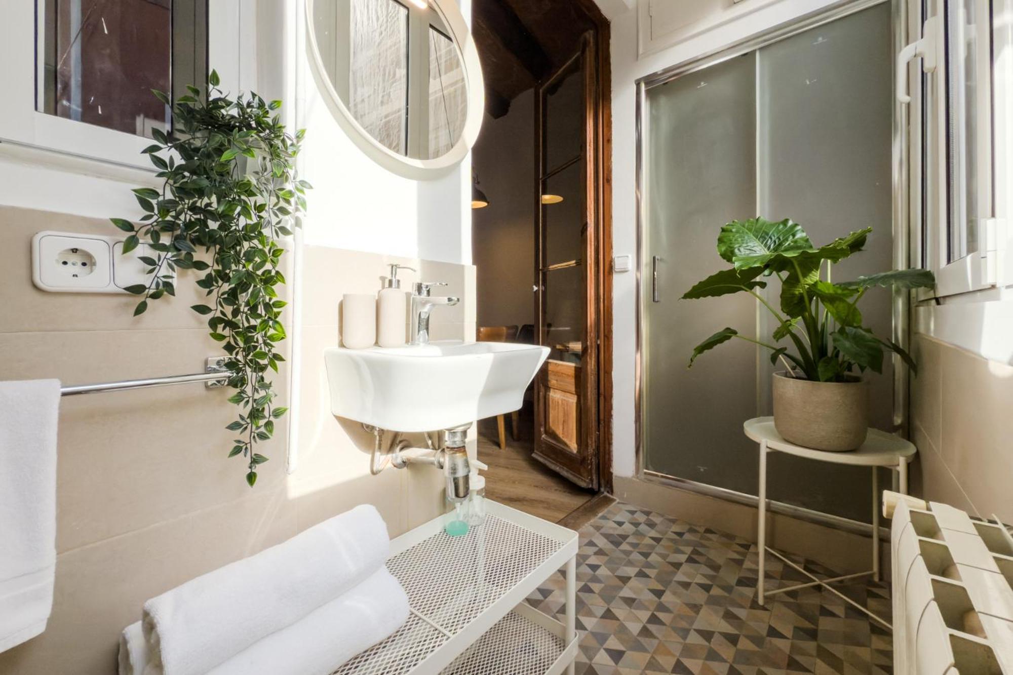 Magalhaes - Trad Flat In Poble Sec, Near Ramblas