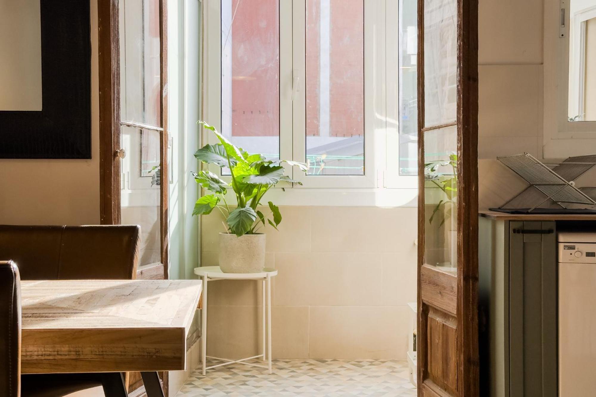 Magalhaes - Trad Flat In Poble Sec, Near Ramblas *