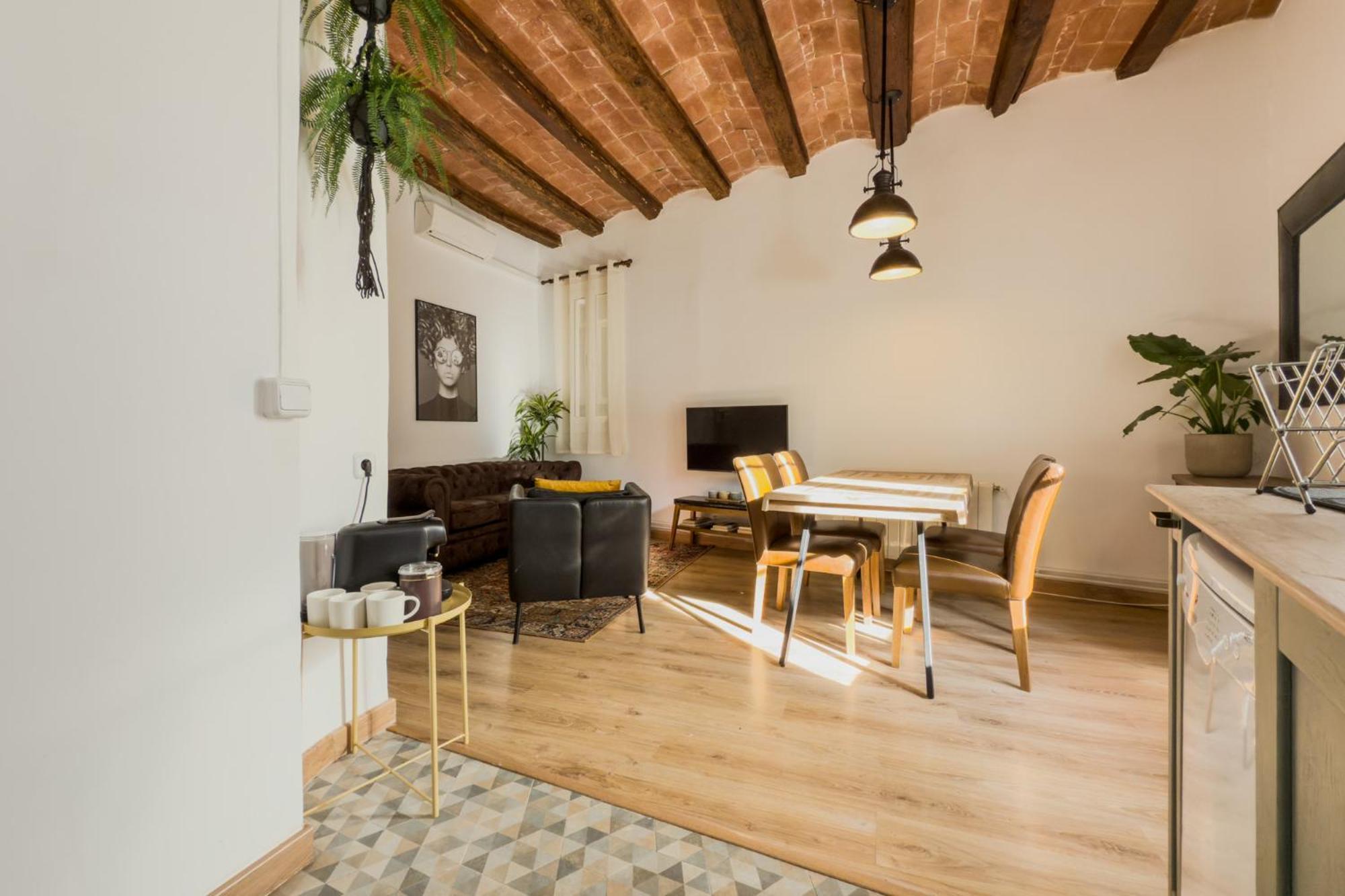 Apartamento Magalhaes - Trad Flat In Poble Sec, Near Ramblas