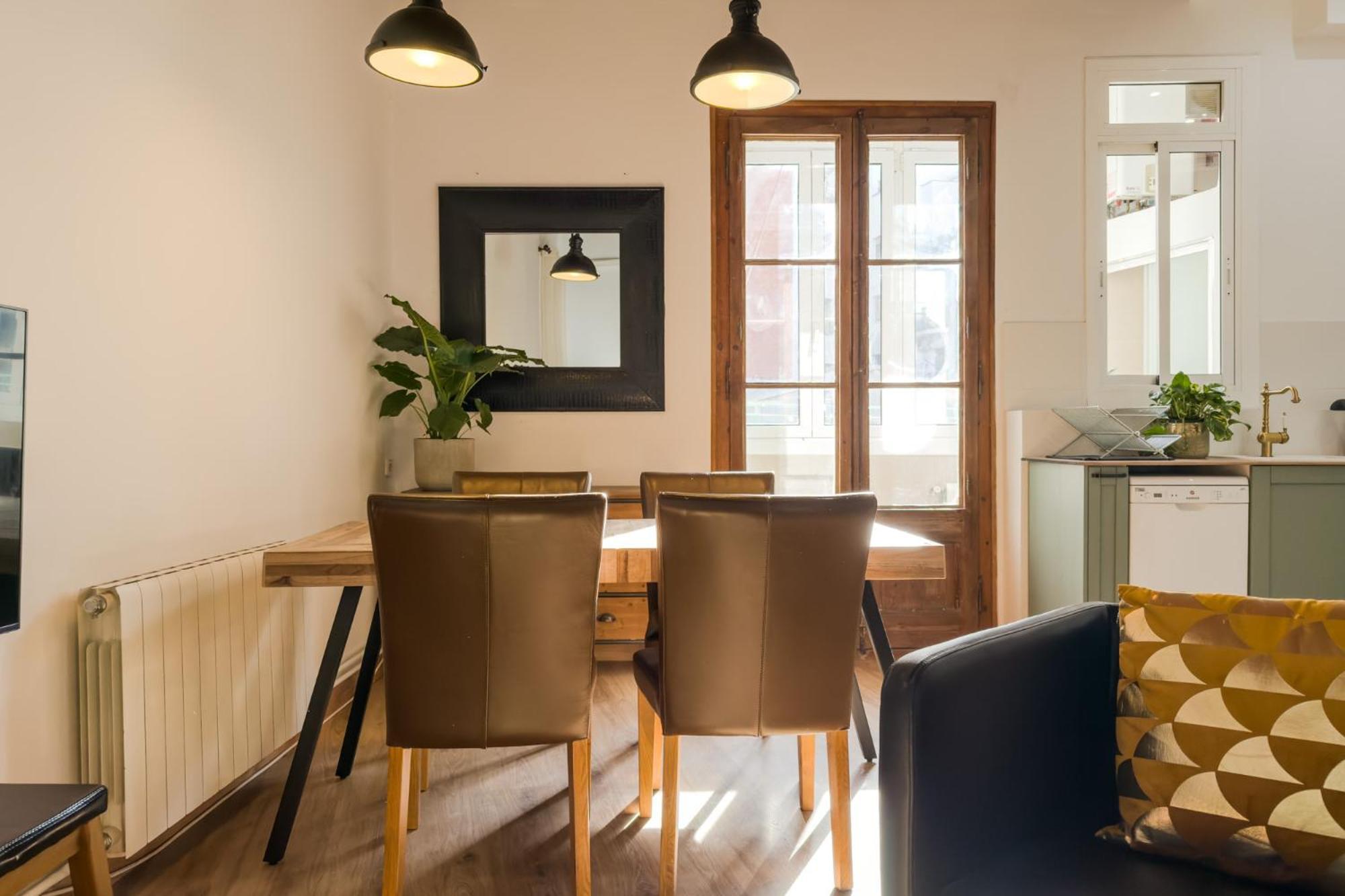 Magalhaes - Trad Flat In Poble Sec, Near Ramblas Apartamento Barcelona