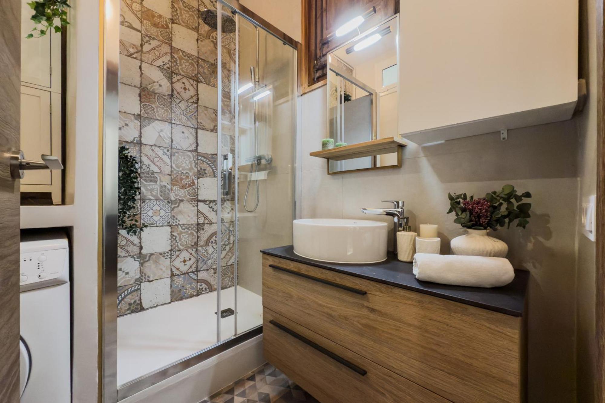 Magalhaes - Trad Flat In Poble Sec, Near Ramblas *