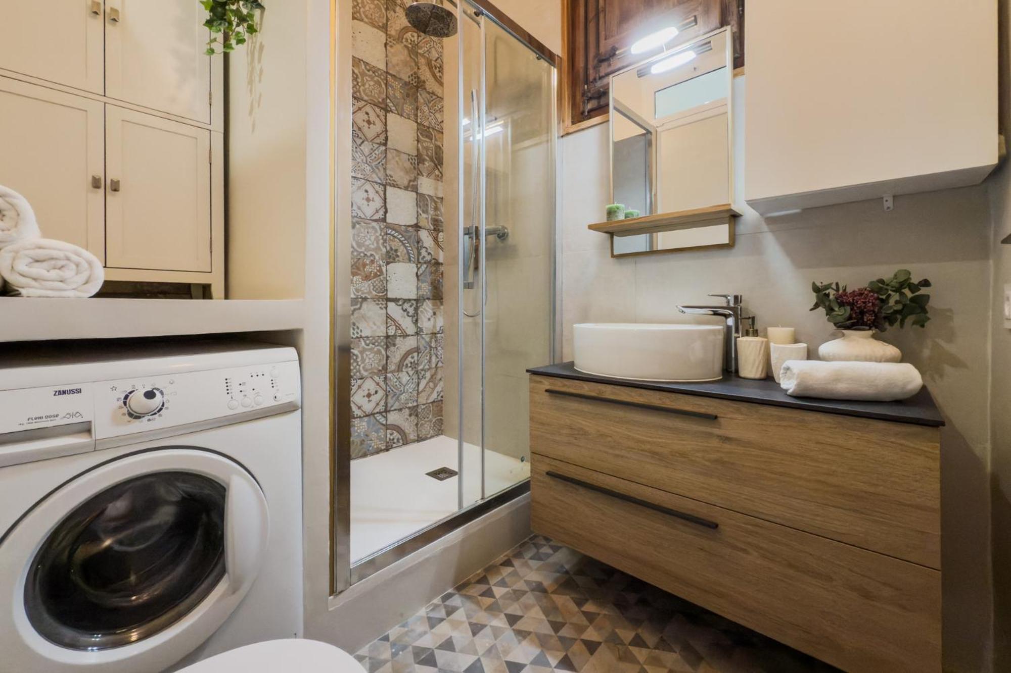 Magalhaes - Trad Flat In Poble Sec, Near Ramblas Barcelona