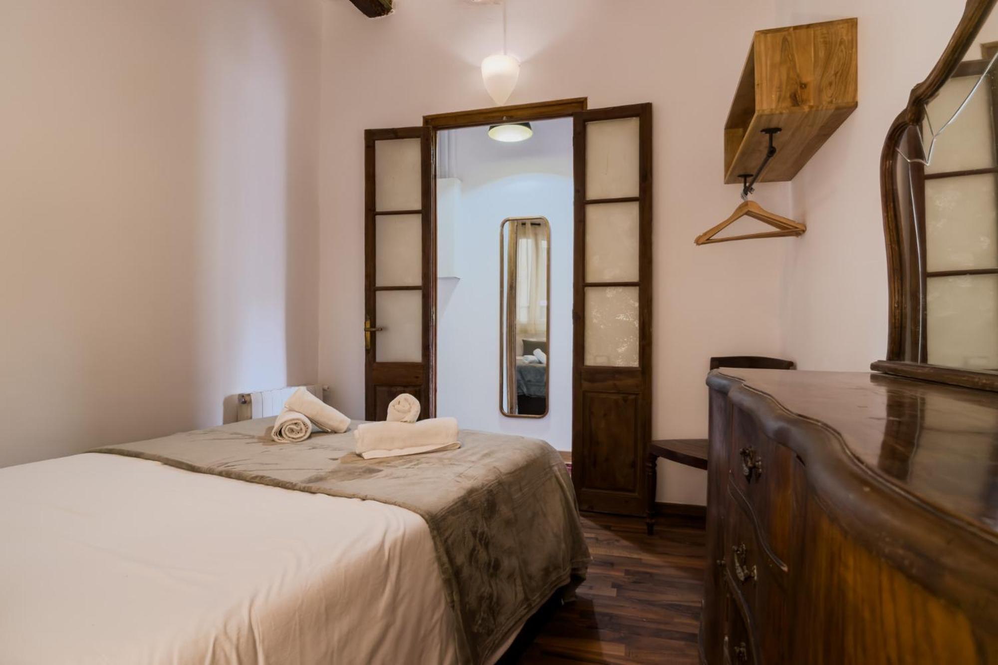 Magalhaes - Trad Flat In Poble Sec, Near Ramblas Barcelona