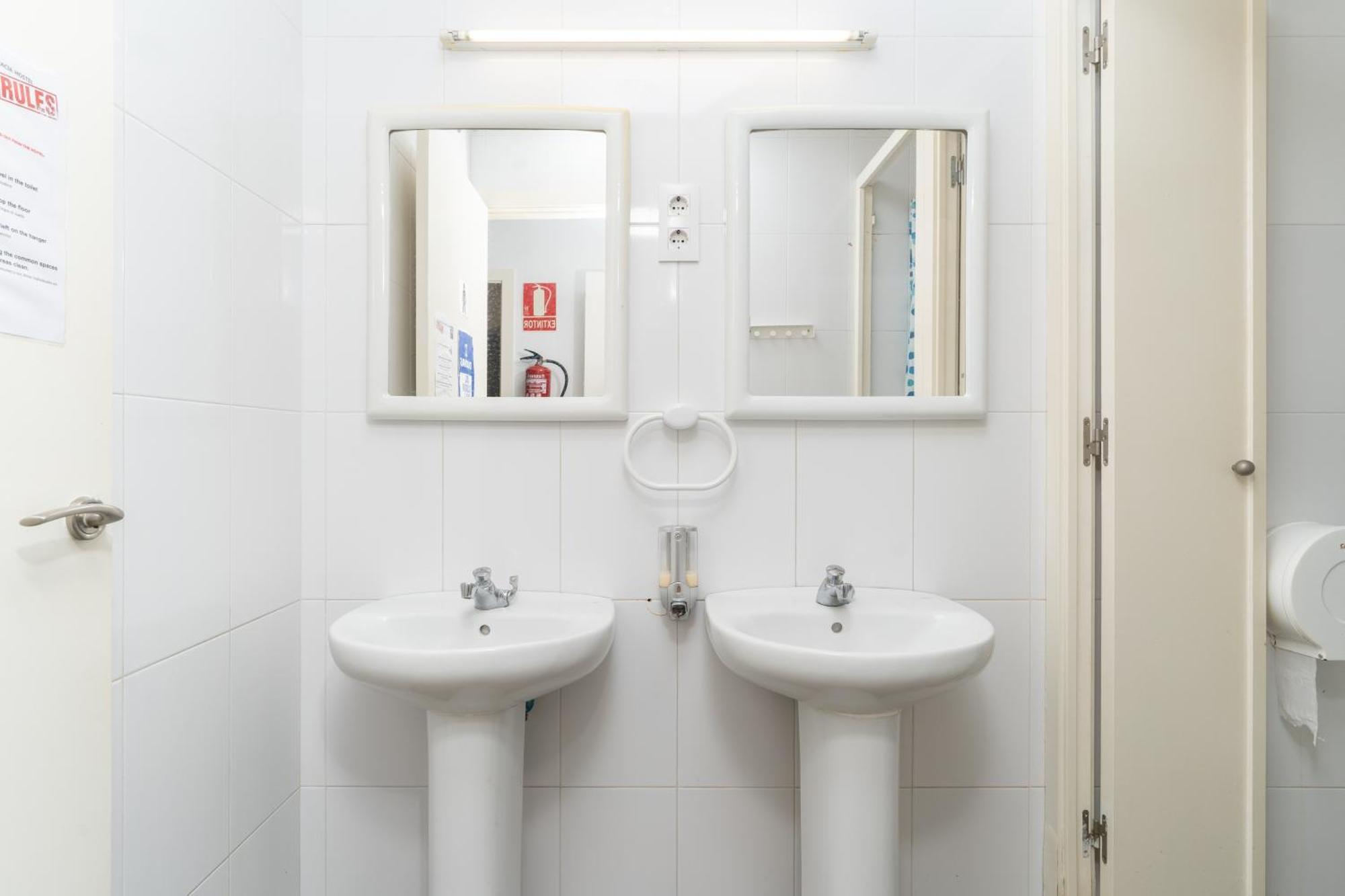Bedcelona Gracia Hostel *