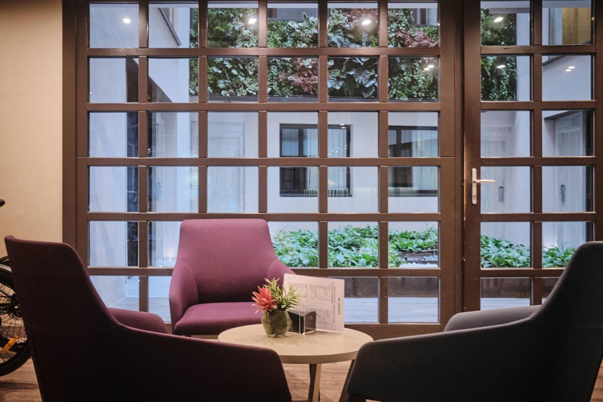 Catalonia Avinyó Hotel