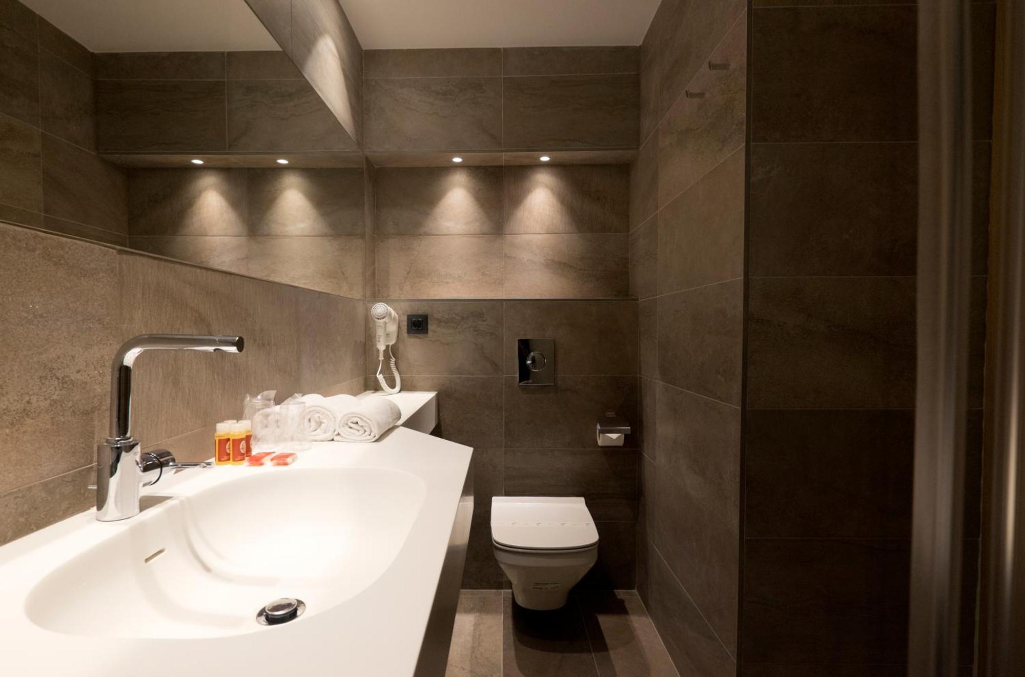 Chi 3* Barcelona
