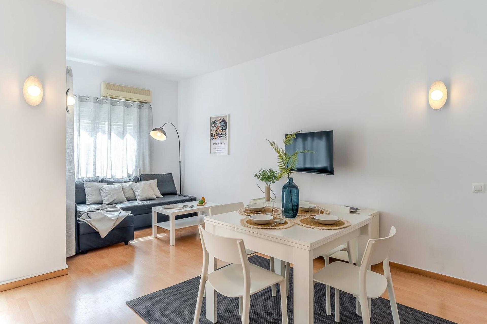 1897 - Ab Clot Apartamento *