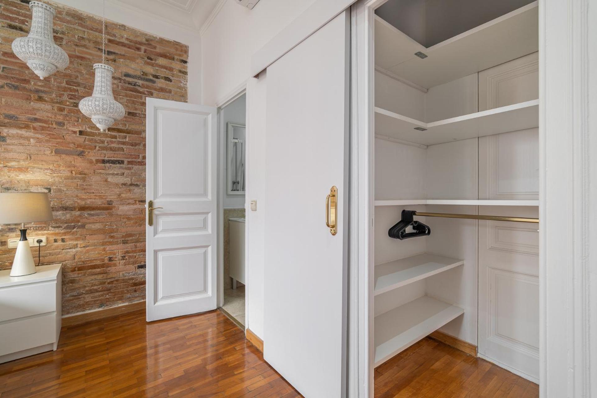Apartamento U-nique Creu Coberta Ii