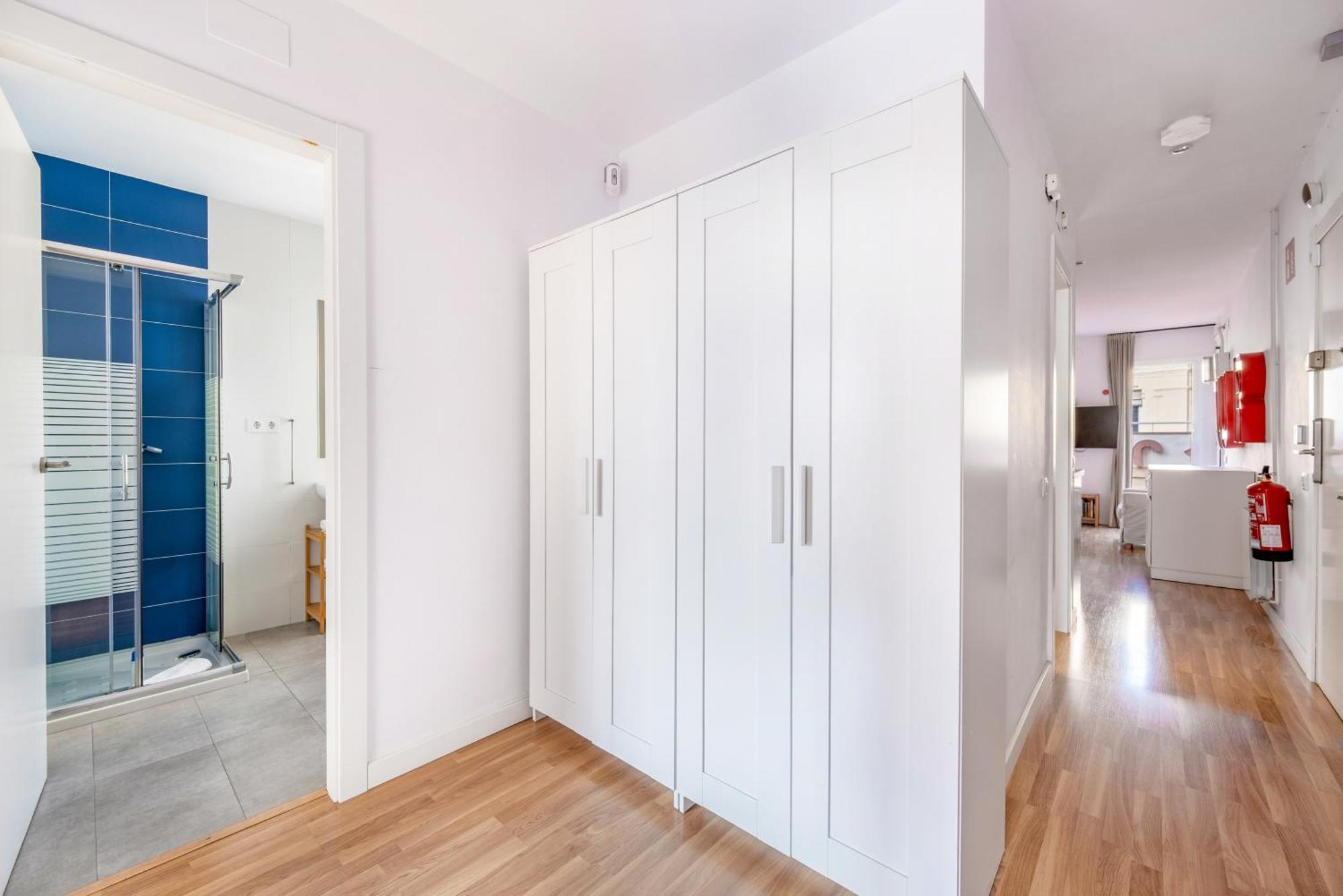 Ainb Sants Apartamento *