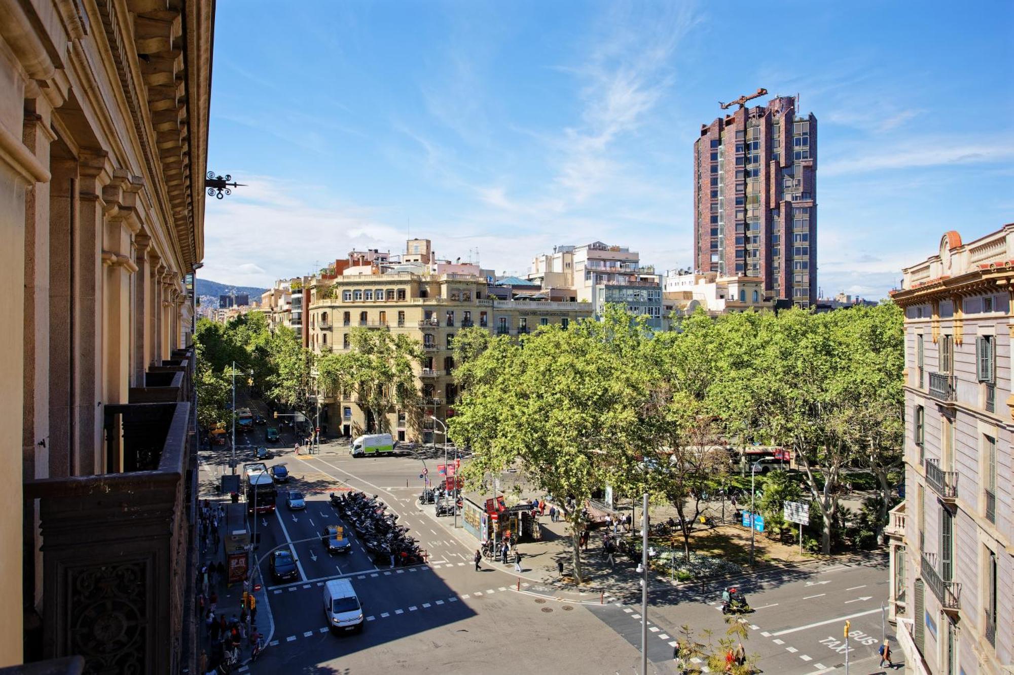 Fontanella House Pensión Barcelona