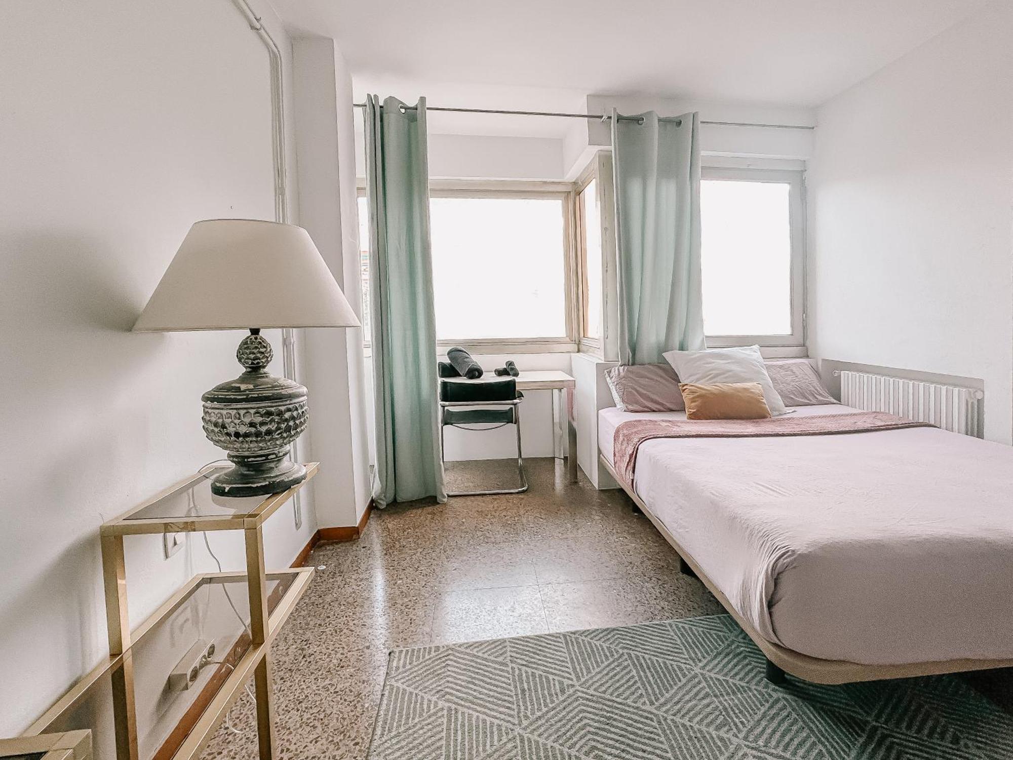Lovely In Shared Gracia Neighborhood Apartamento
