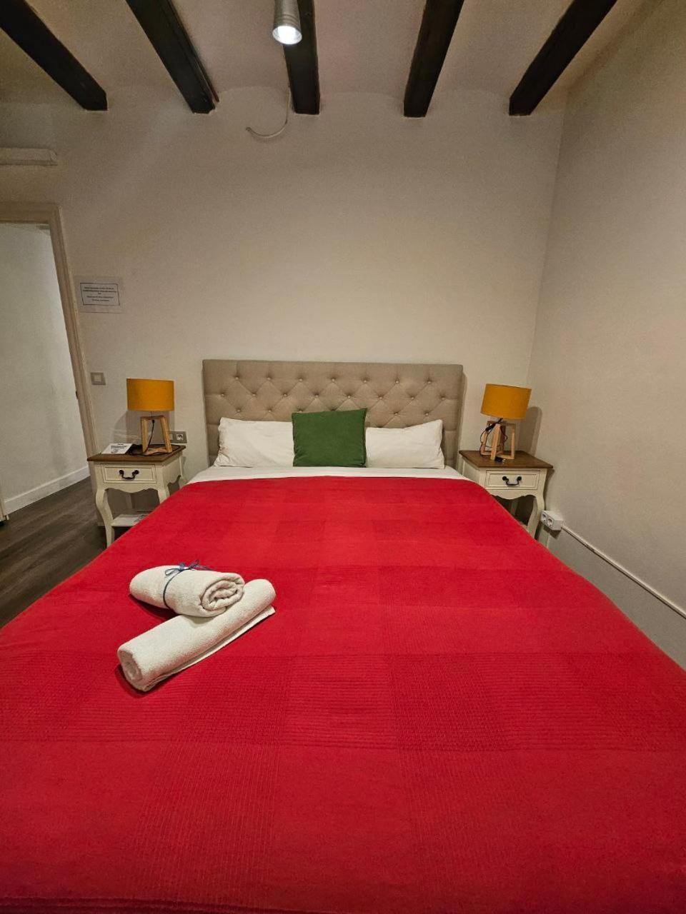 Family Flat Near Ramblas Bcn 5 Apartamento *