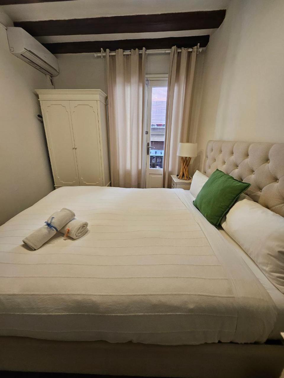 Family Flat Near Ramblas Bcn 5 Apartamento